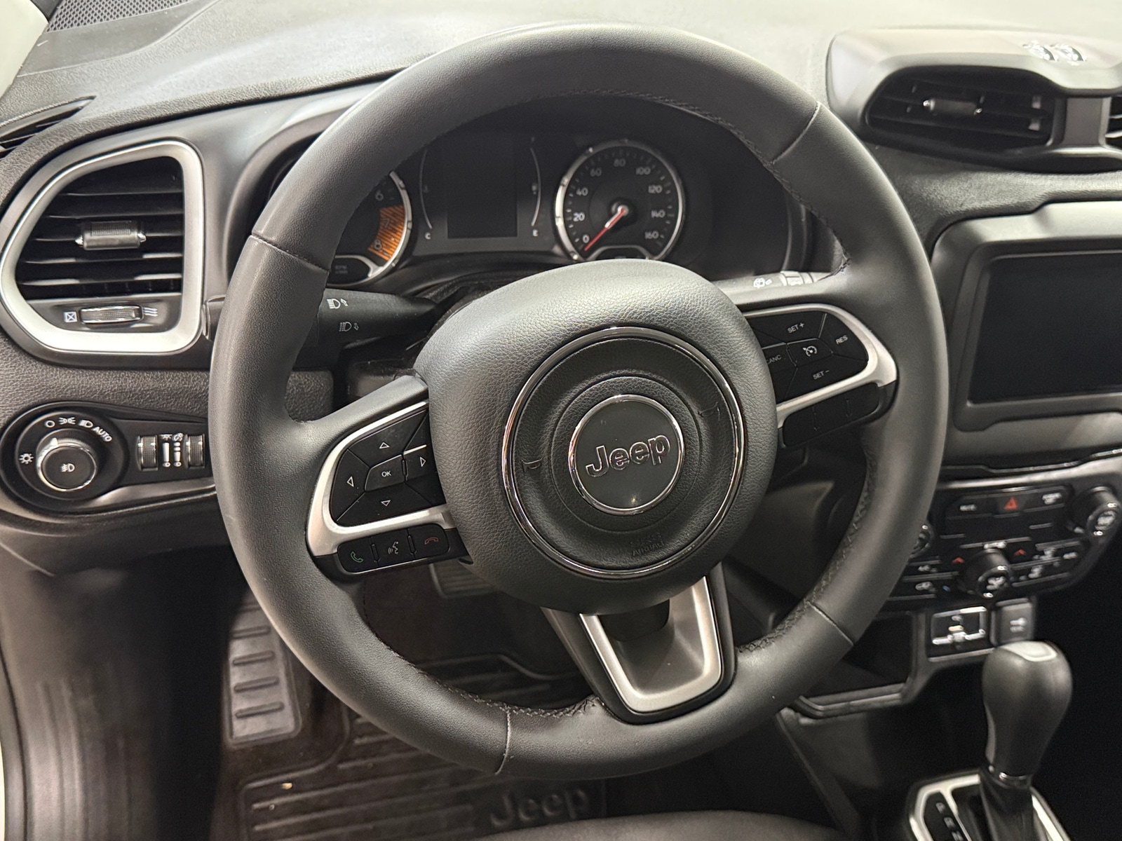 Thumbnail: 2019 Jeep Renegade - 5