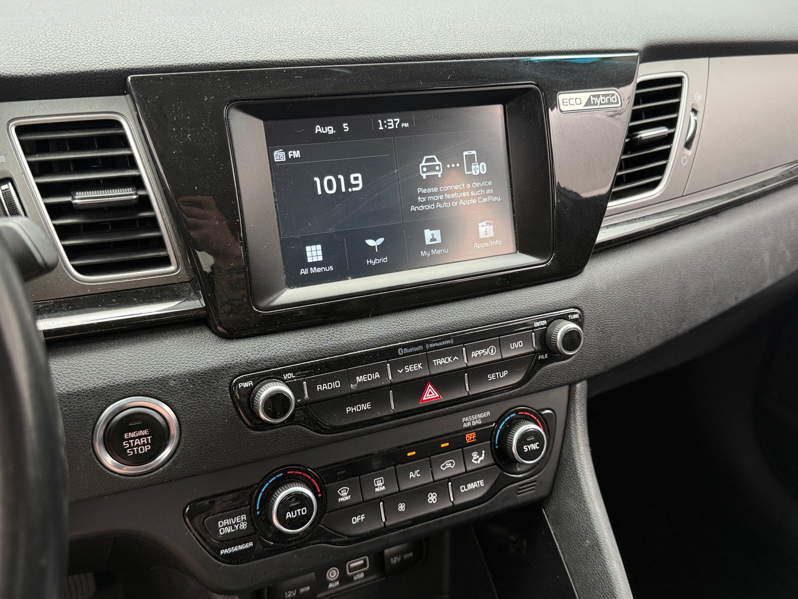 Thumbnail: 2019 Kia Niro - 4