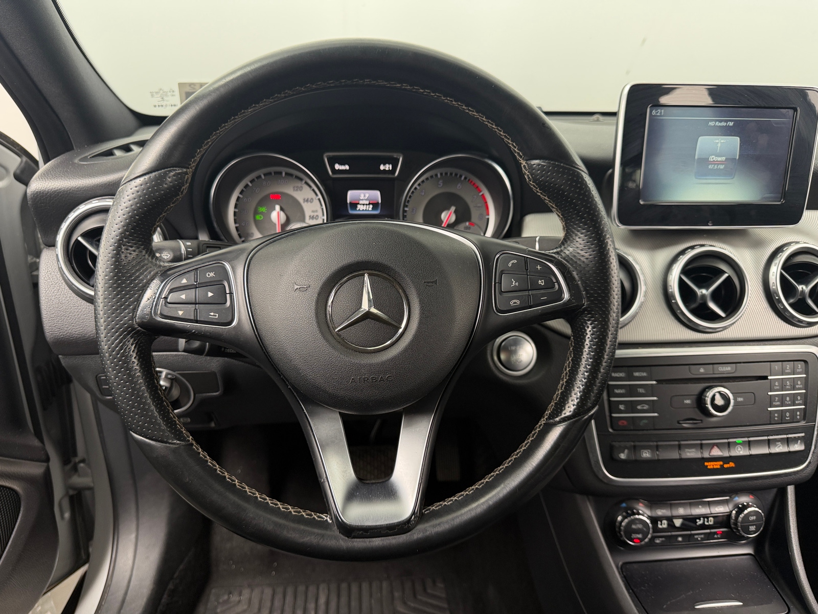 Thumbnail: 2016 Mercedes-Benz GLA - 4