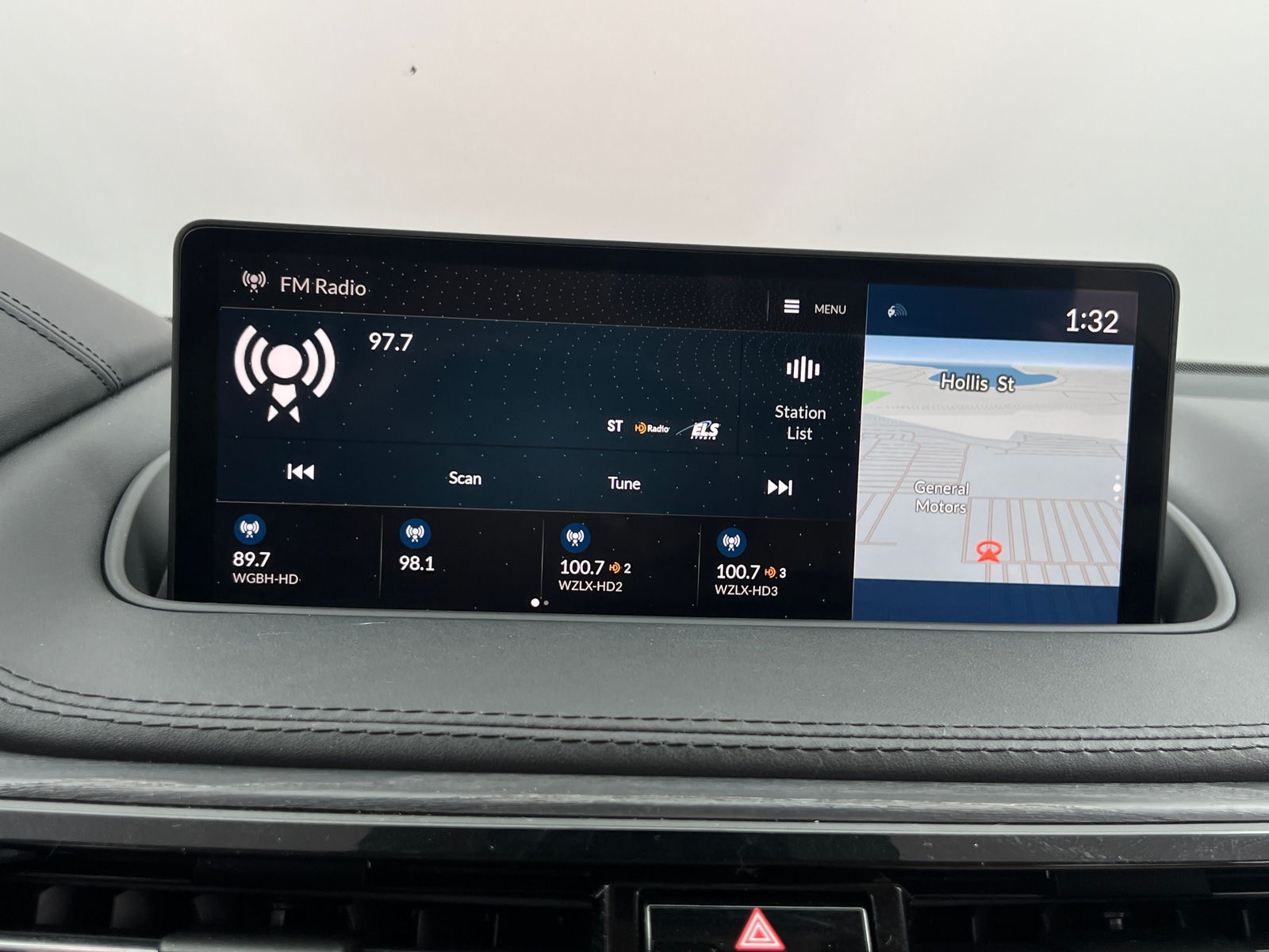 Thumbnail: 2022 Acura MDX - 4