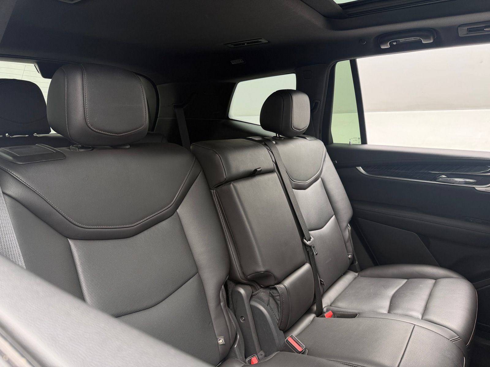 Thumbnail: 2023 Cadillac XT6 - 5