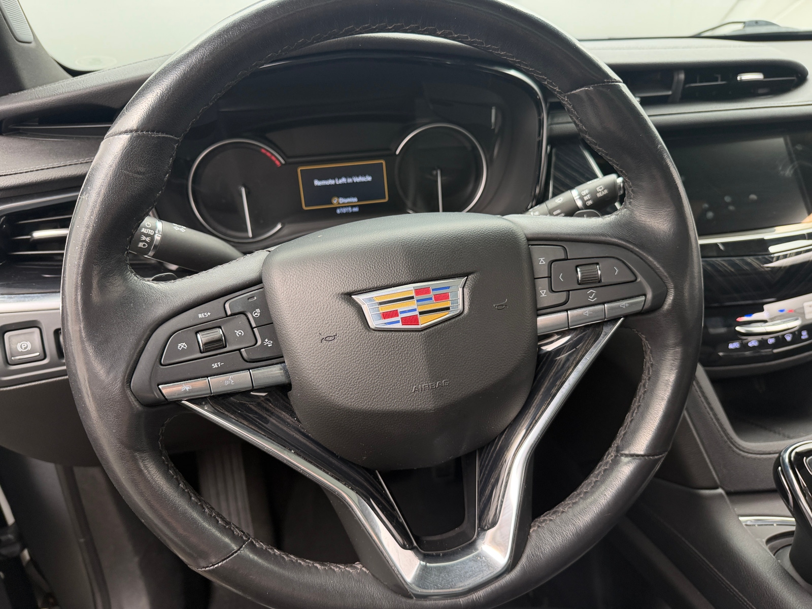 Thumbnail: 2023 Cadillac XT6 - 4