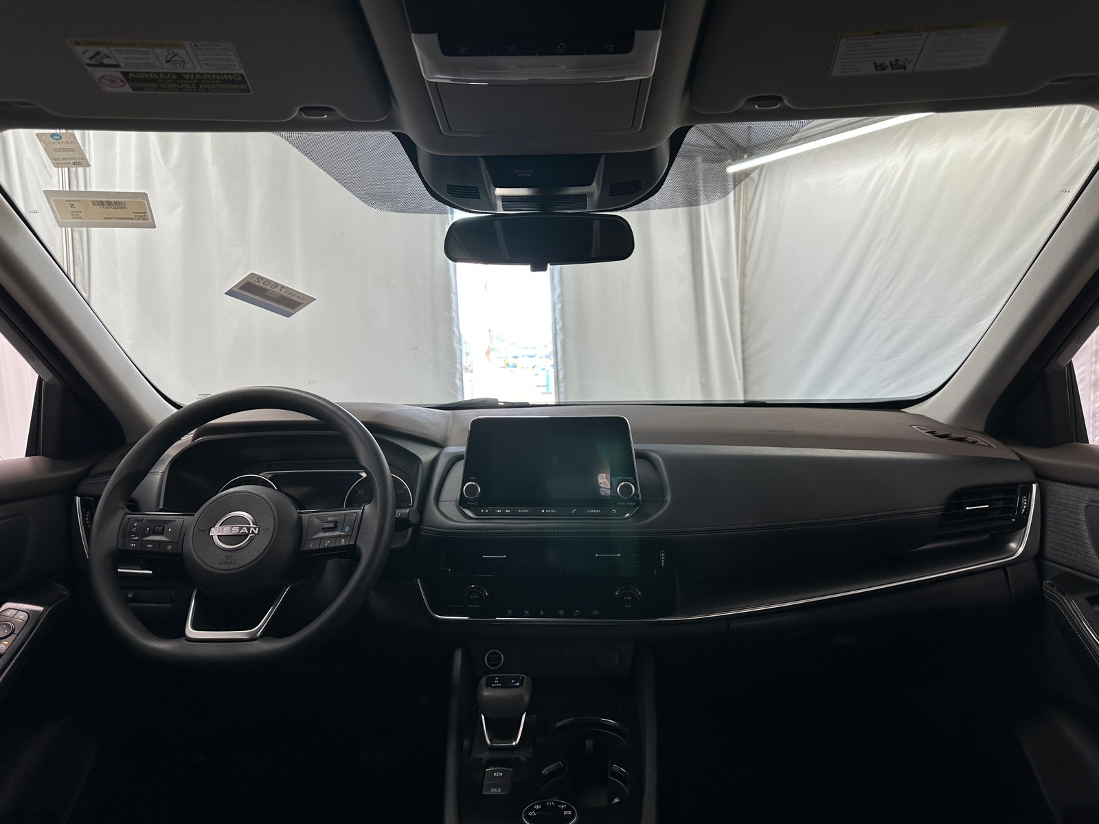 Thumbnail: 2022 Nissan Rogue - 3