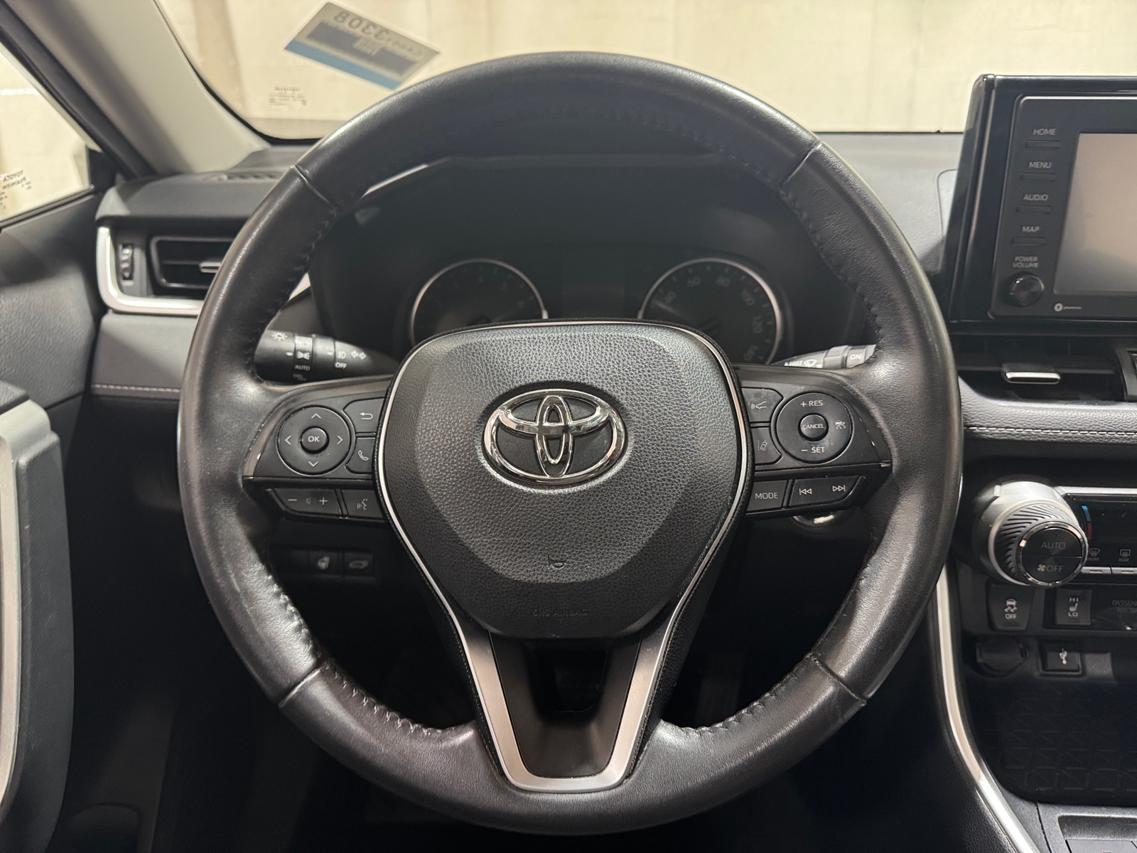 Thumbnail: 2020 Toyota RAV4 - 4