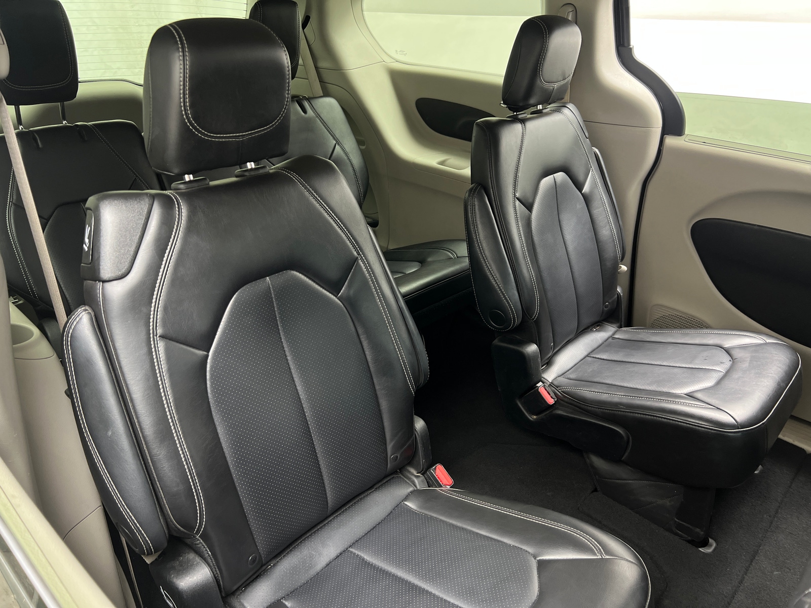 Thumbnail: 2023 Chrysler Pacifica - 5