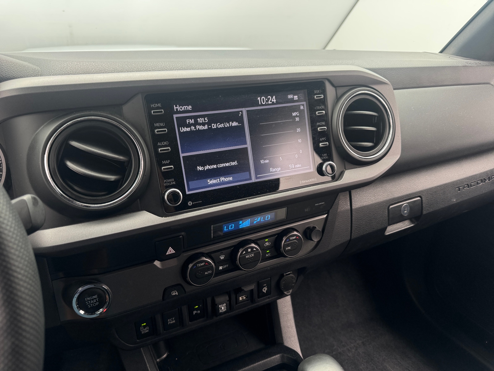 Thumbnail: 2022 Toyota Tacoma - 4