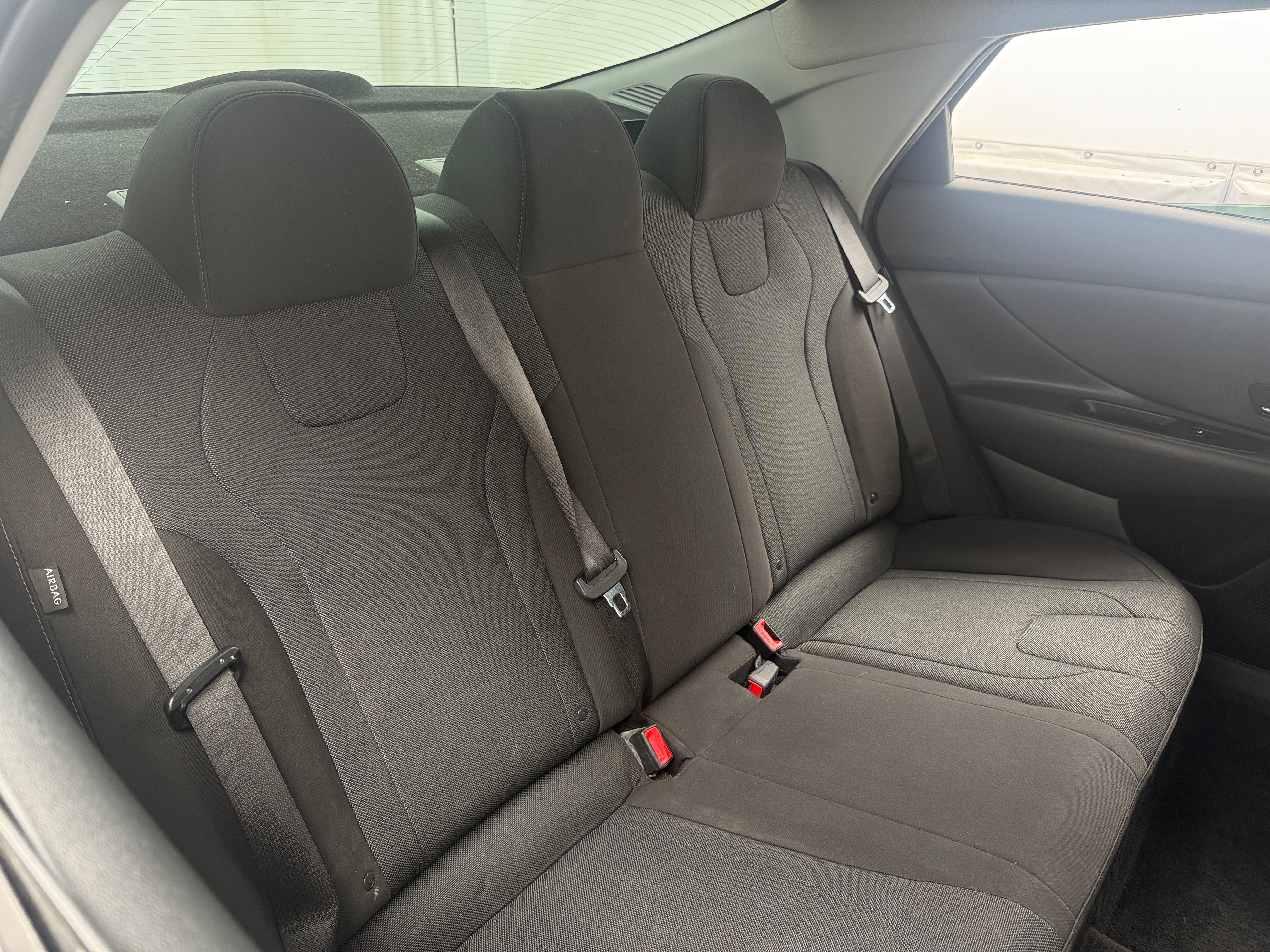 2024 Hyundai Elantra SE - Photo 4