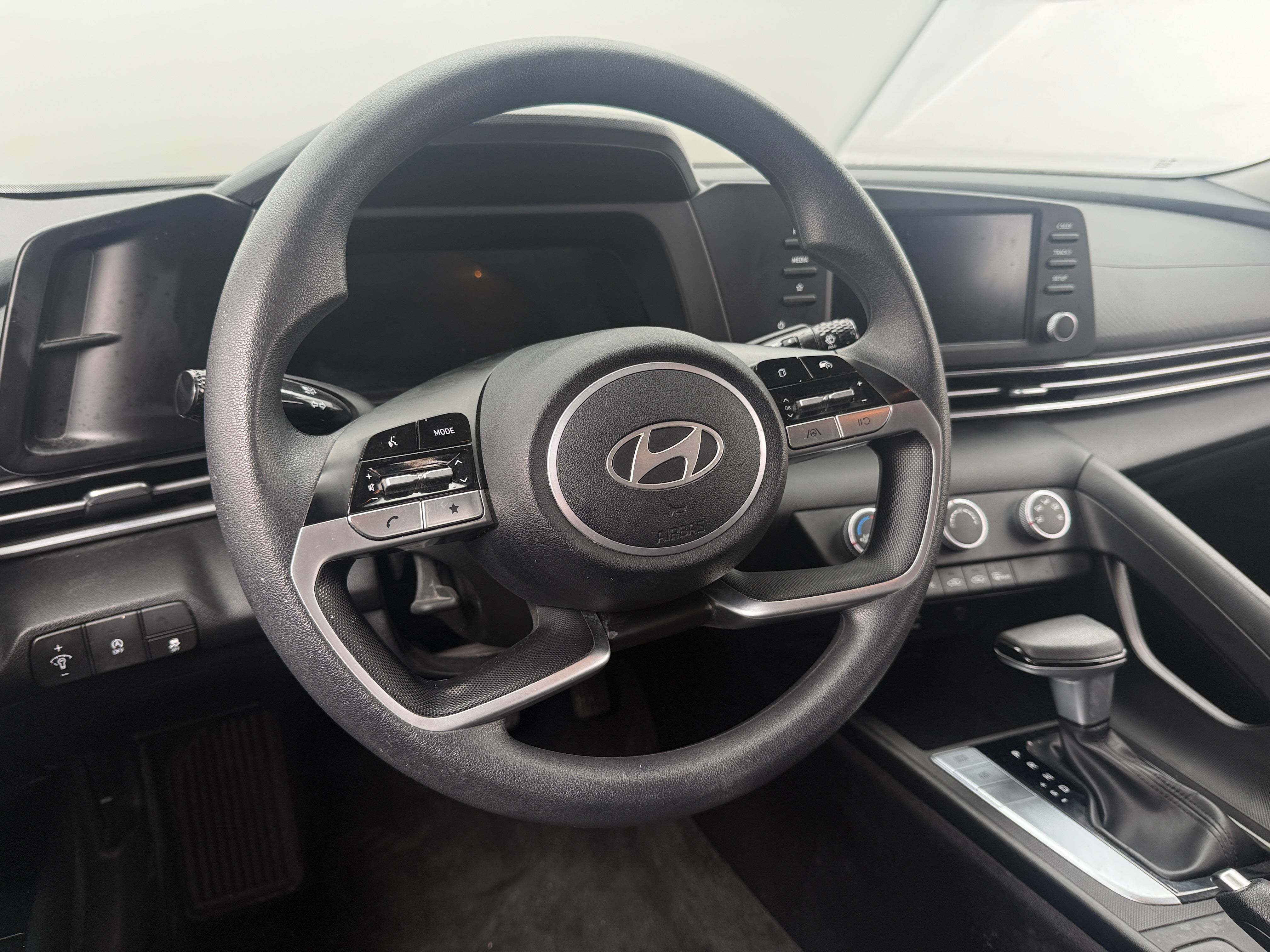 2024 Hyundai Elantra SE - Photo 7