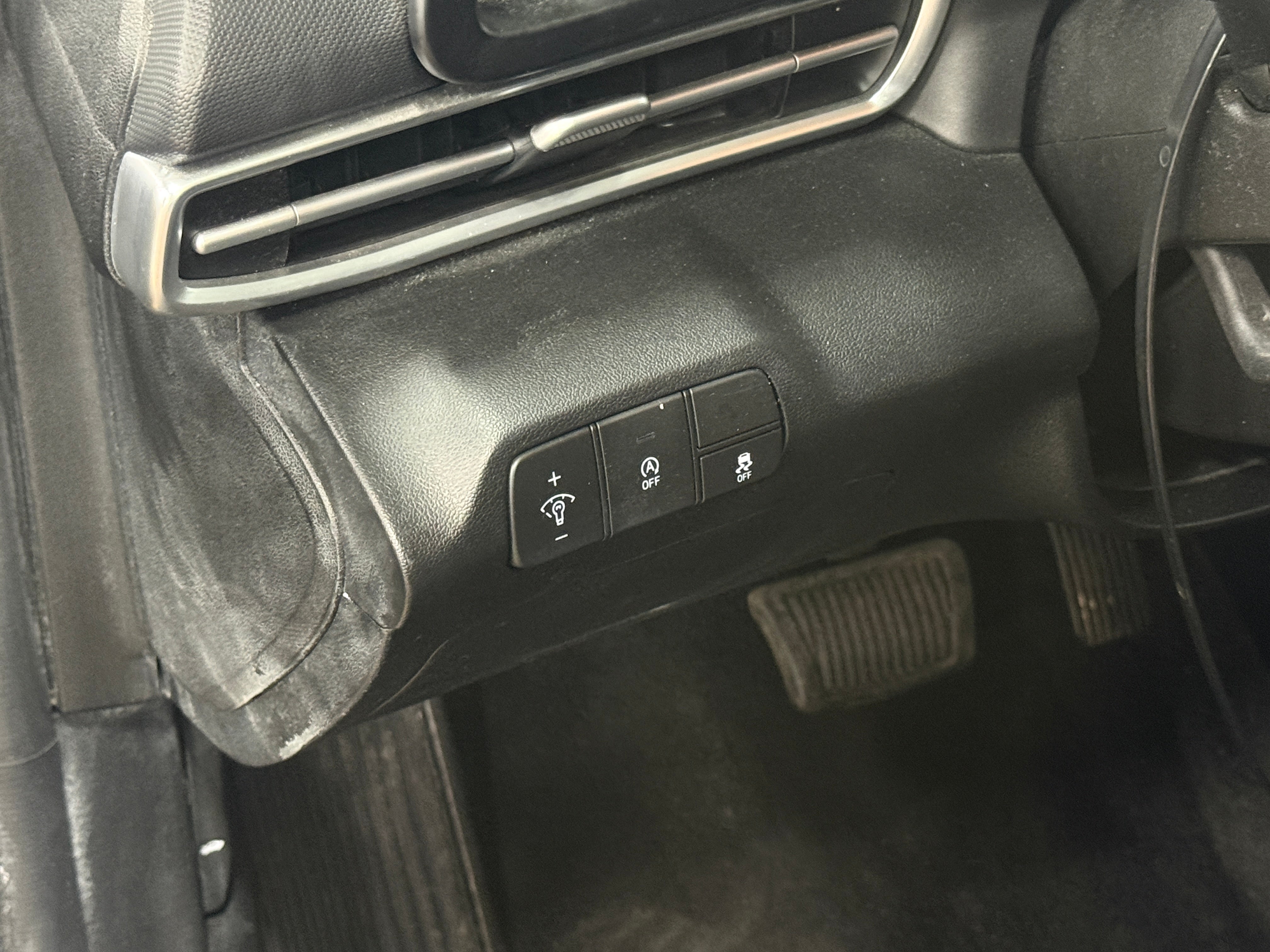 2024 Hyundai Elantra SE - Photo 11