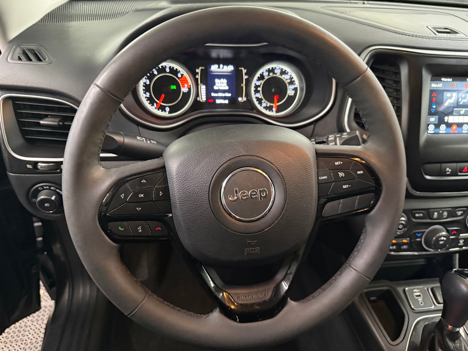 Thumbnail: 2021 Jeep Cherokee - 5