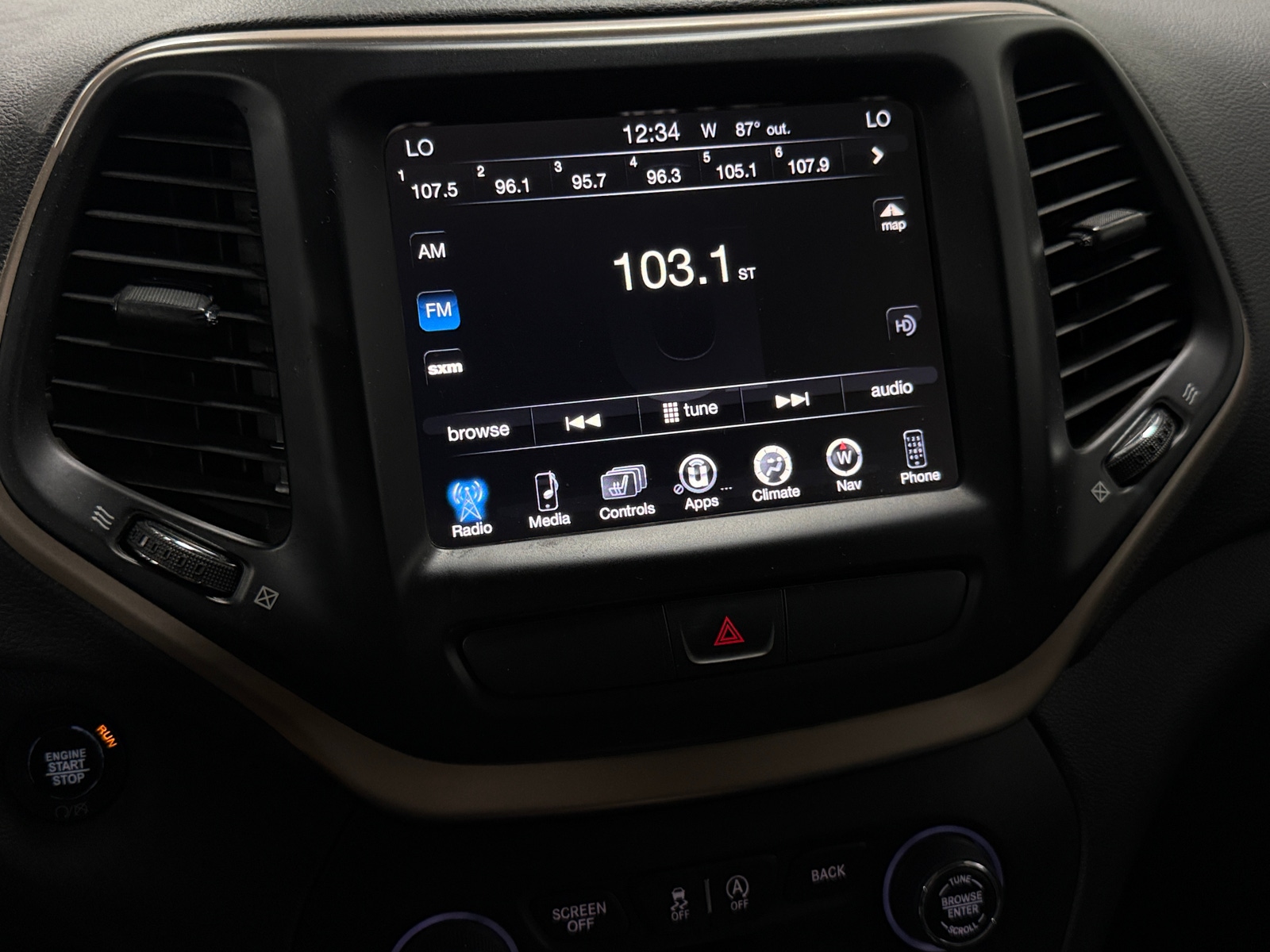 Thumbnail: 2017 Jeep Cherokee - 3