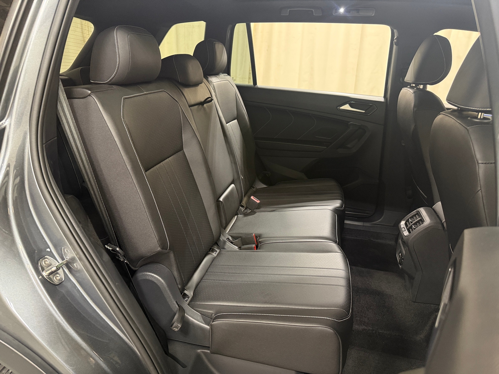 Thumbnail: 2024 Volkswagen Tiguan - 5