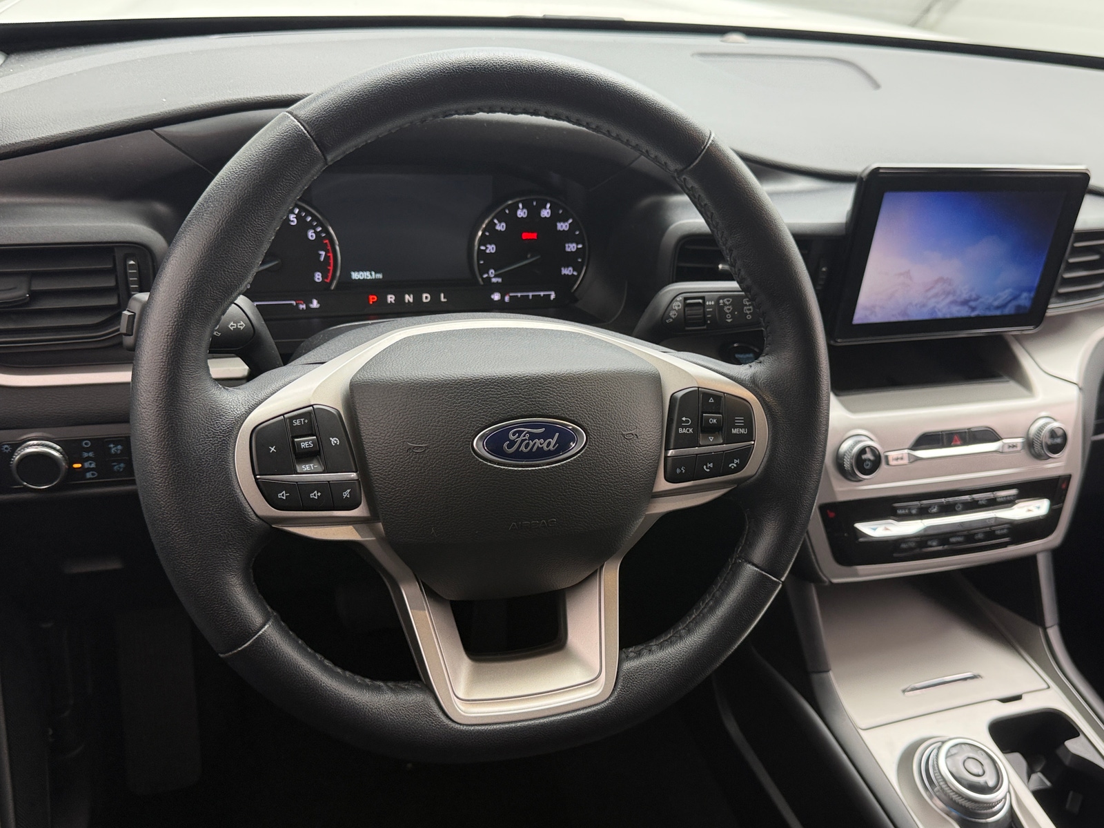 Thumbnail: 2022 Ford Explorer - 5