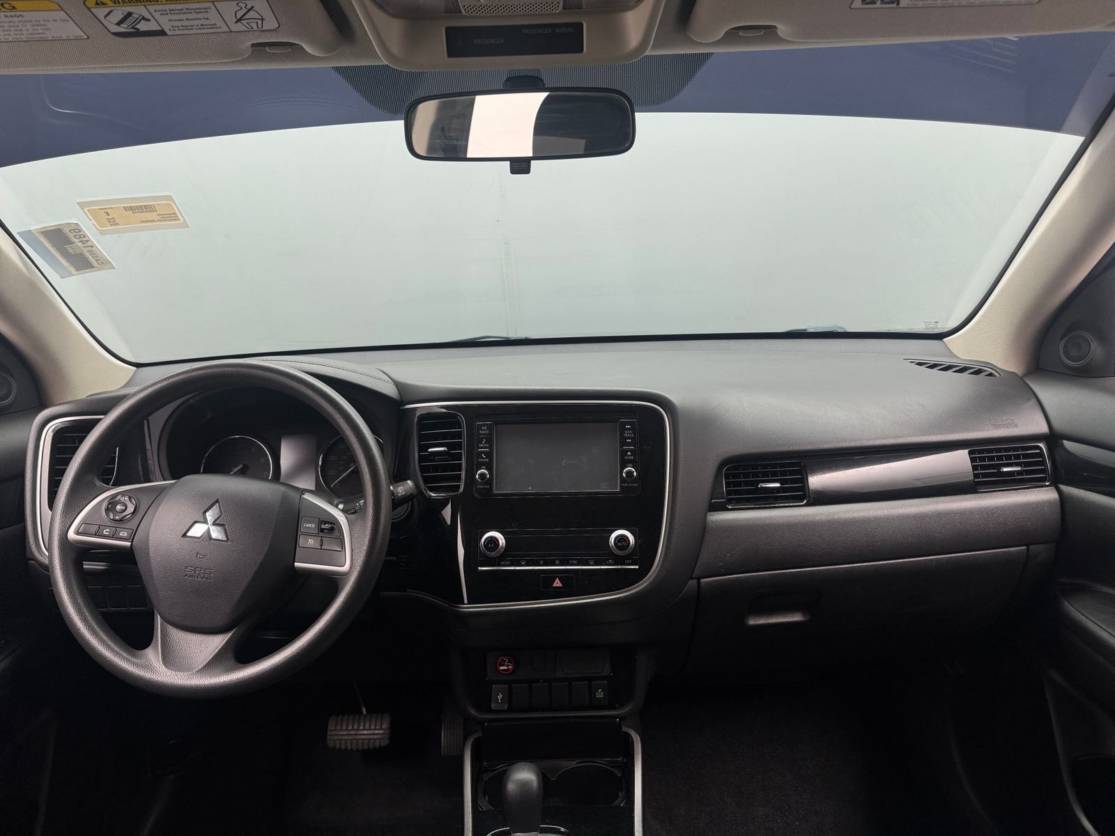 Thumbnail: 2020 Mitsubishi Outlander - 3