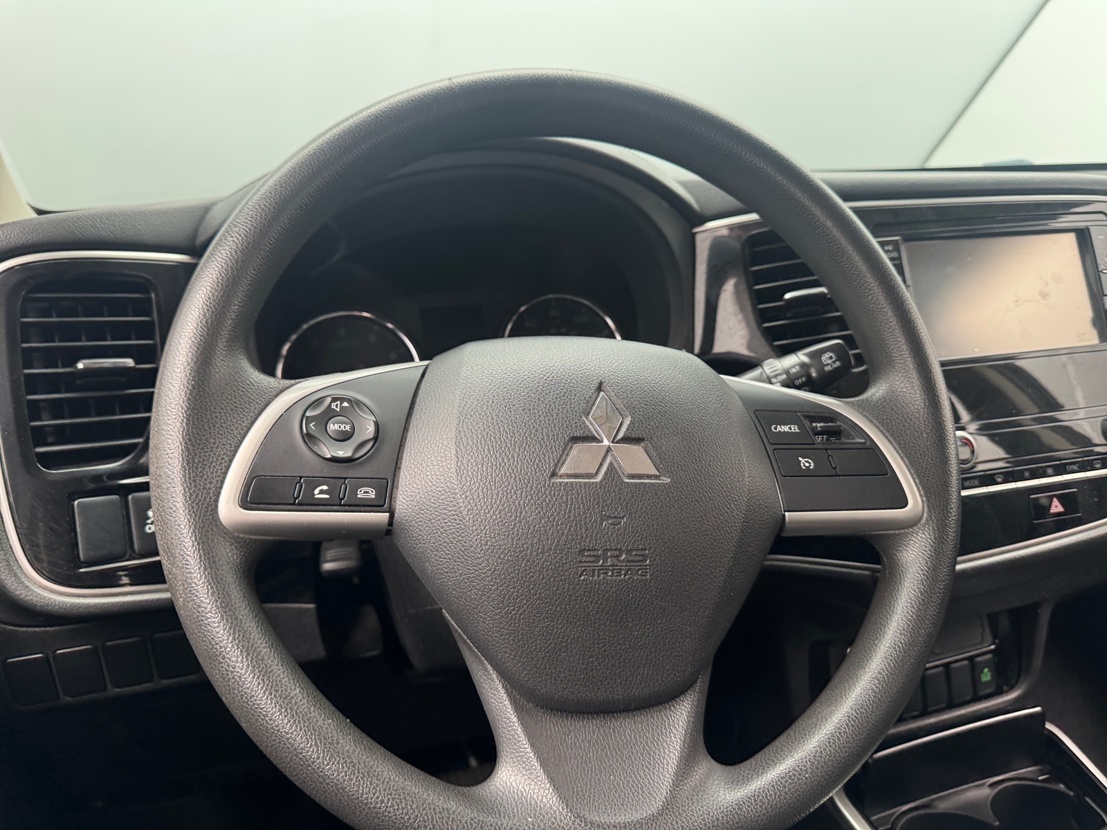 Thumbnail: 2020 Mitsubishi Outlander - 5