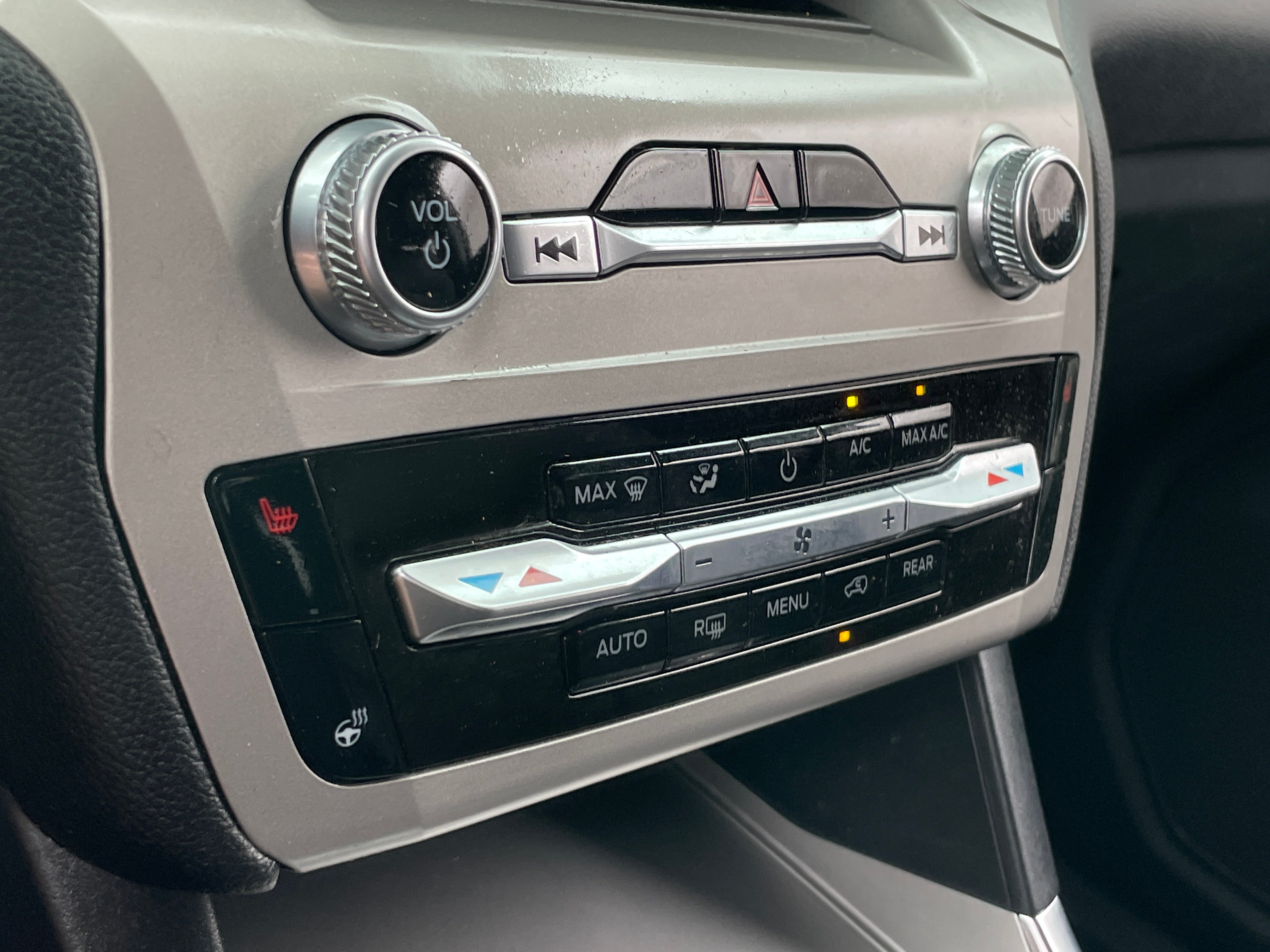 2022 Ford Explorer XLT - Photo 11