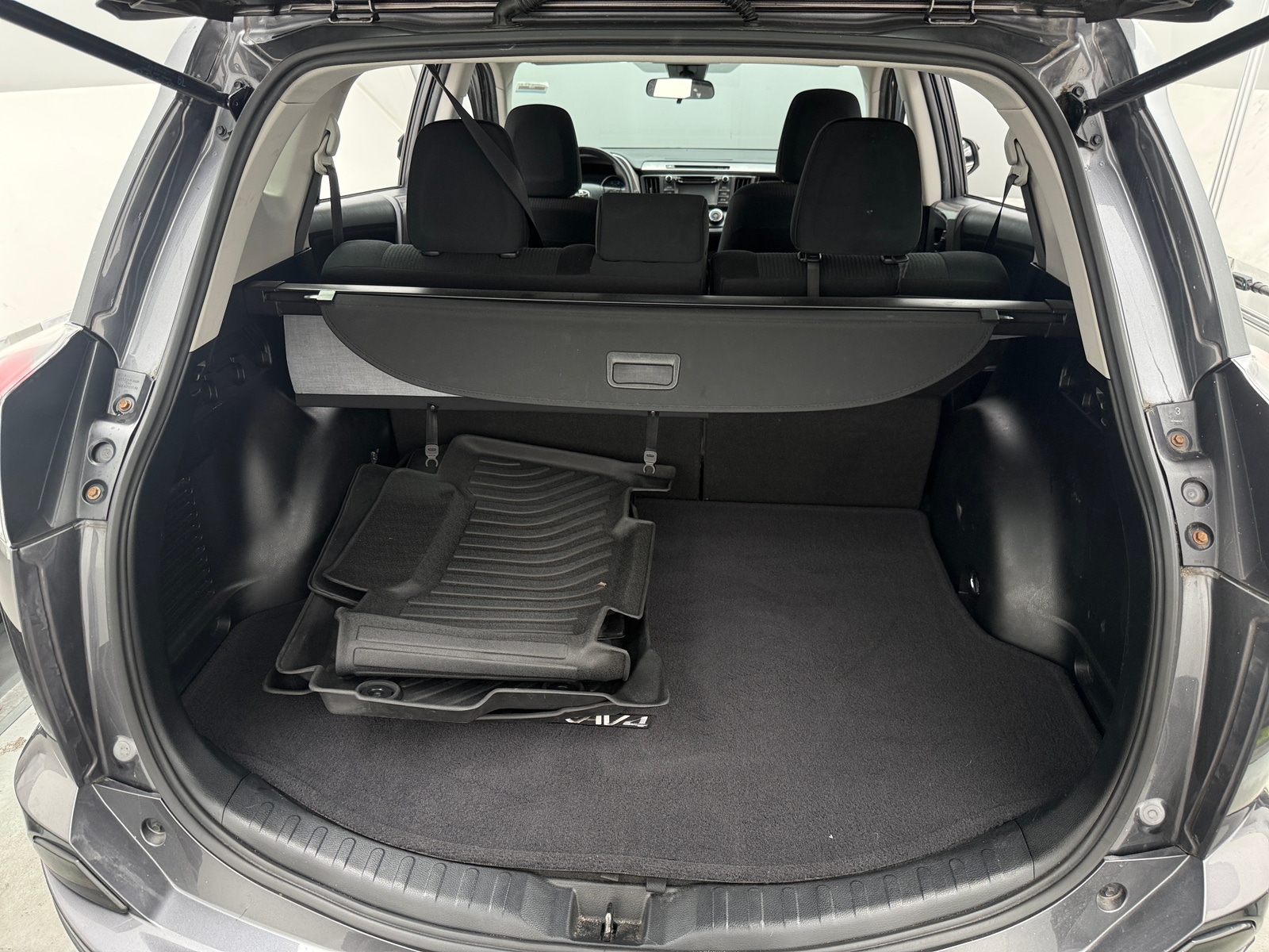 Thumbnail: 2017 Toyota RAV4 - 7