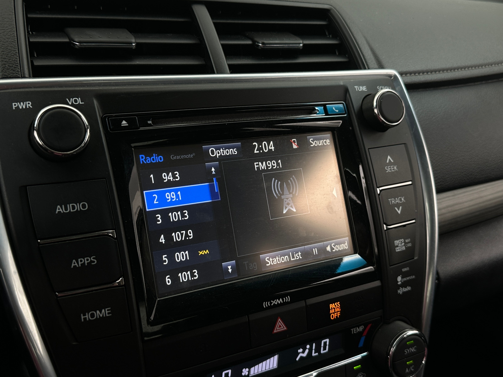 Thumbnail: 2016 Toyota Camry - 4