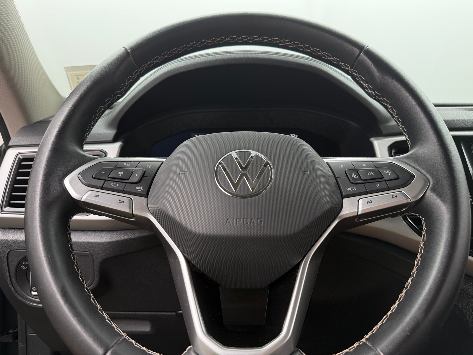 Thumbnail: 2022 Volkswagen Atlas - 4