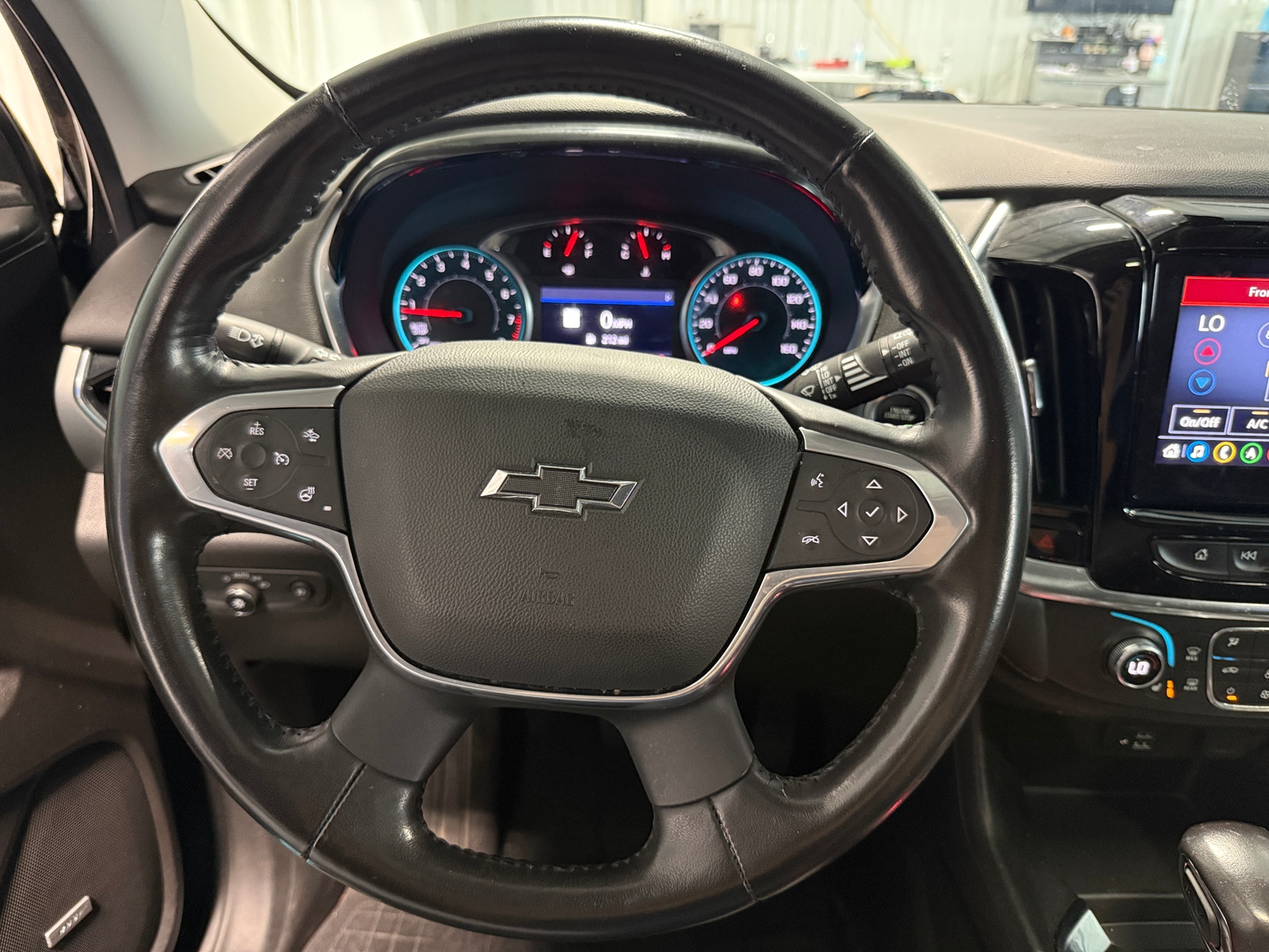 Thumbnail: 2021 Chevrolet Traverse - 4