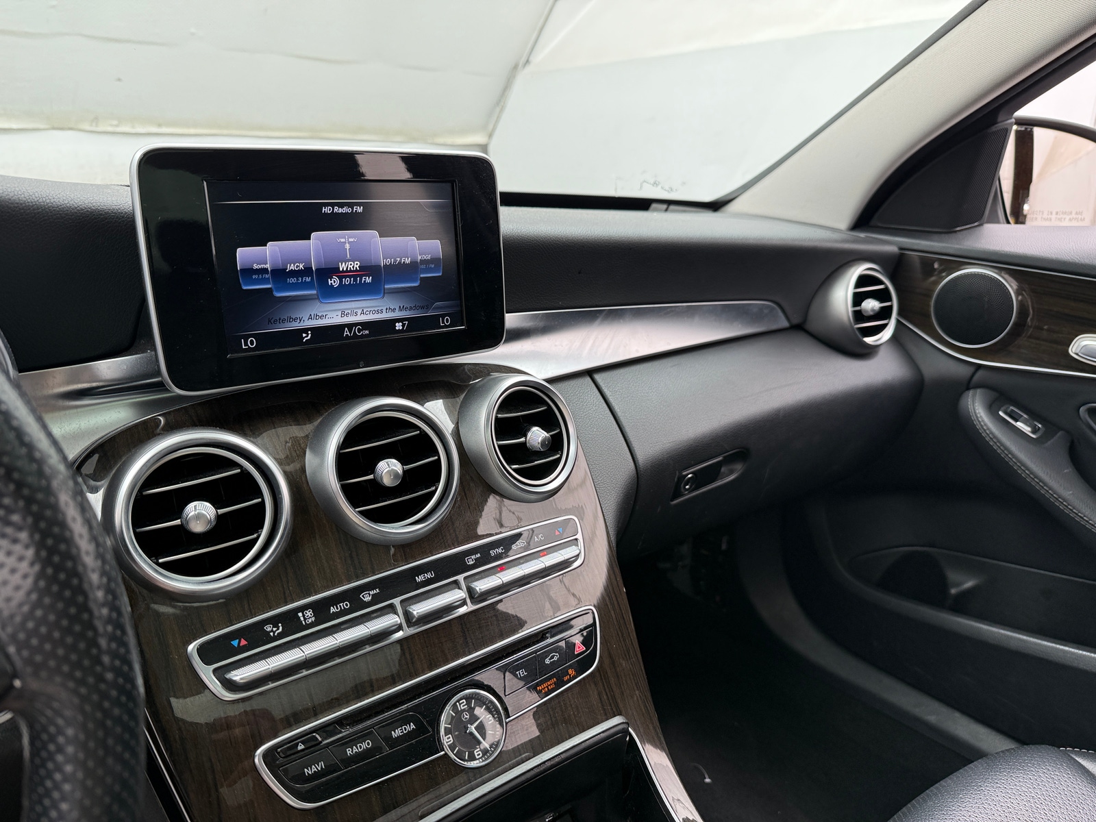 Thumbnail: 2016 Mercedes-Benz C-Class - 3