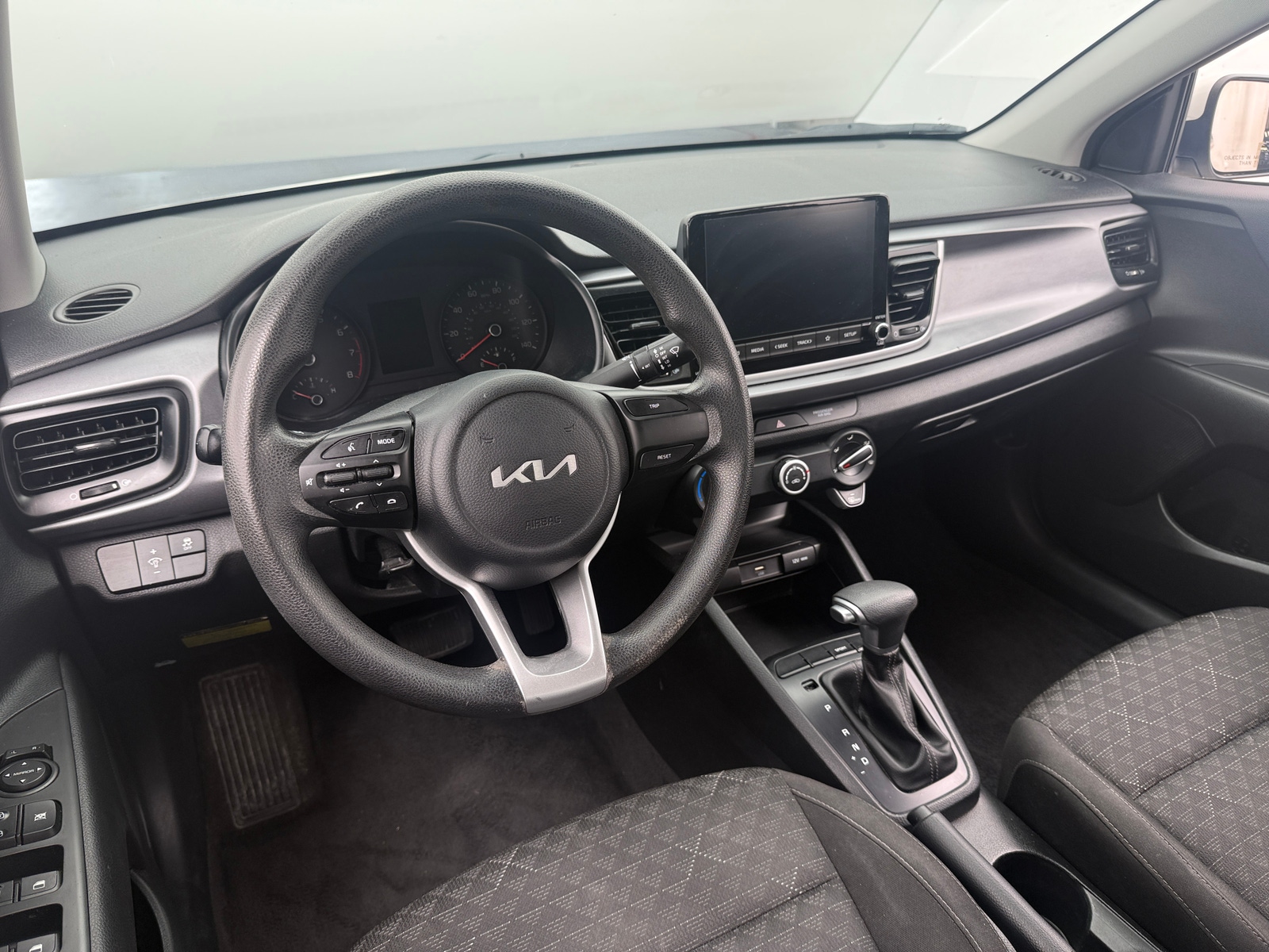 Thumbnail: 2023 Kia Rio - 3