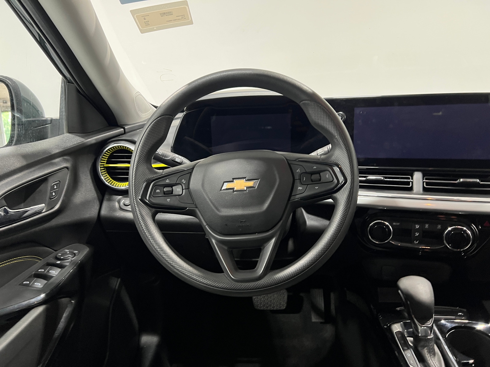 Thumbnail: 2025 Chevrolet Trax - 4