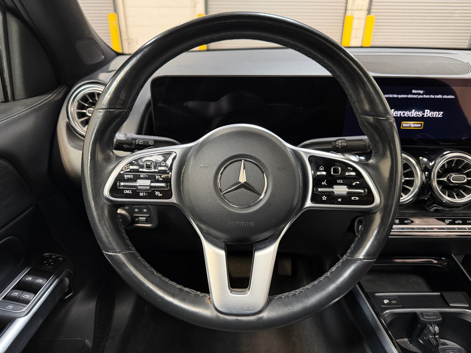 Thumbnail: 2023 Mercedes-Benz GLB - 4
