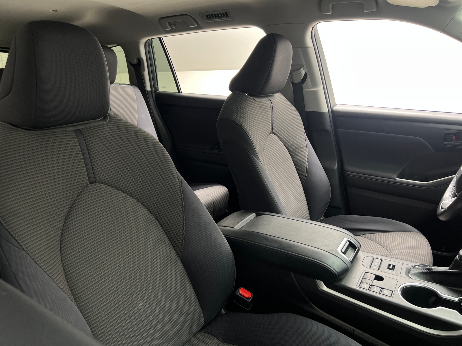 Thumbnail: 2023 Toyota Highlander - 2
