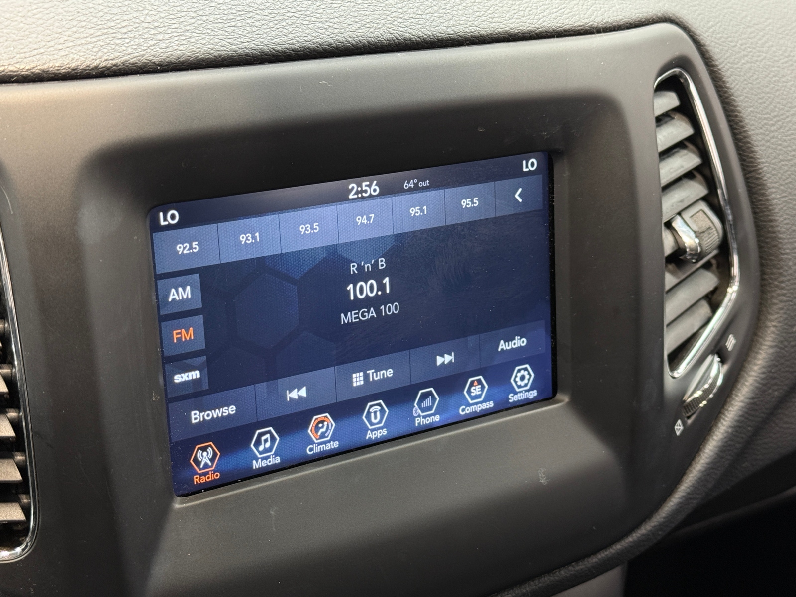 Thumbnail: 2019 Jeep Compass - 4