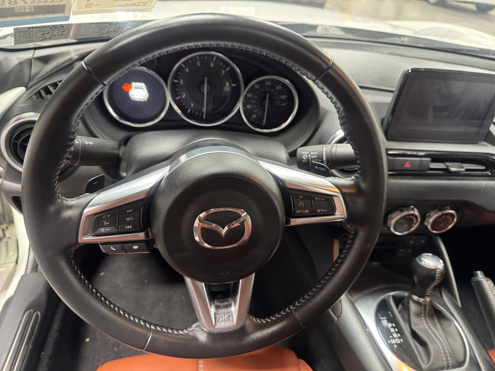 Thumbnail: 2022 Mazda MX-5 Miata - 4