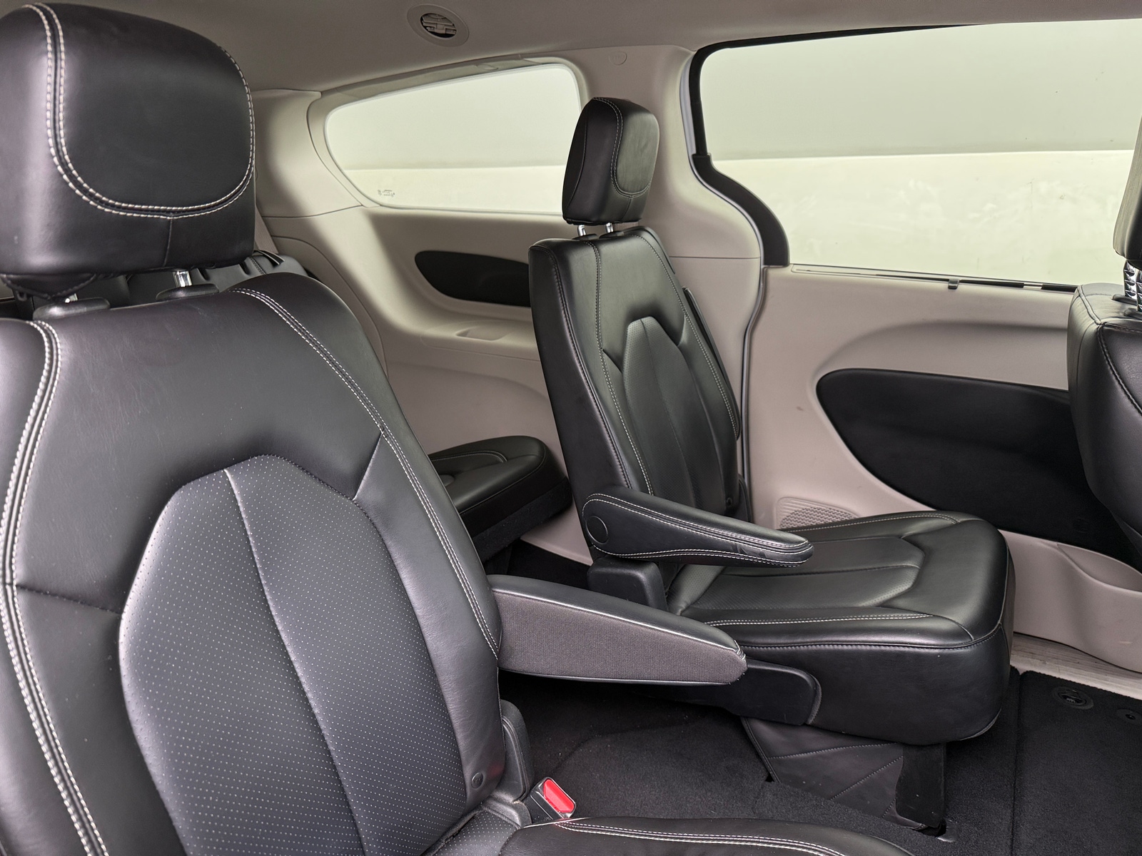 Thumbnail: 2023 Chrysler Pacifica - 5