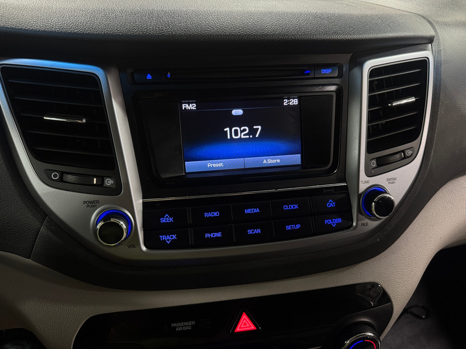 Thumbnail: 2016 Hyundai Tucson - 4