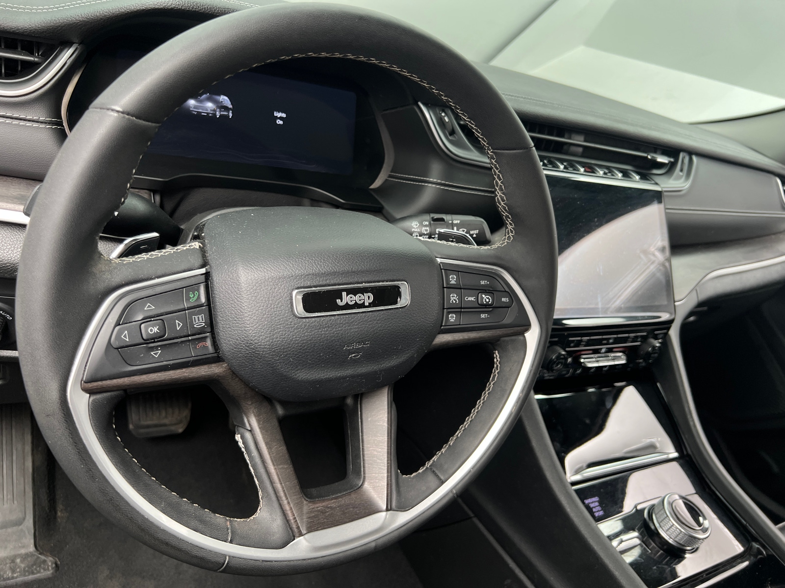 Thumbnail: 2023 Jeep Grand Cherokee - 4