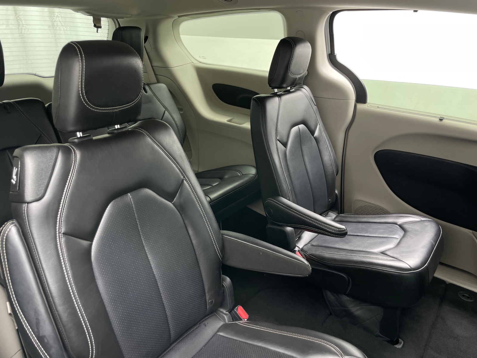 Thumbnail: 2023 Chrysler Pacifica - 5