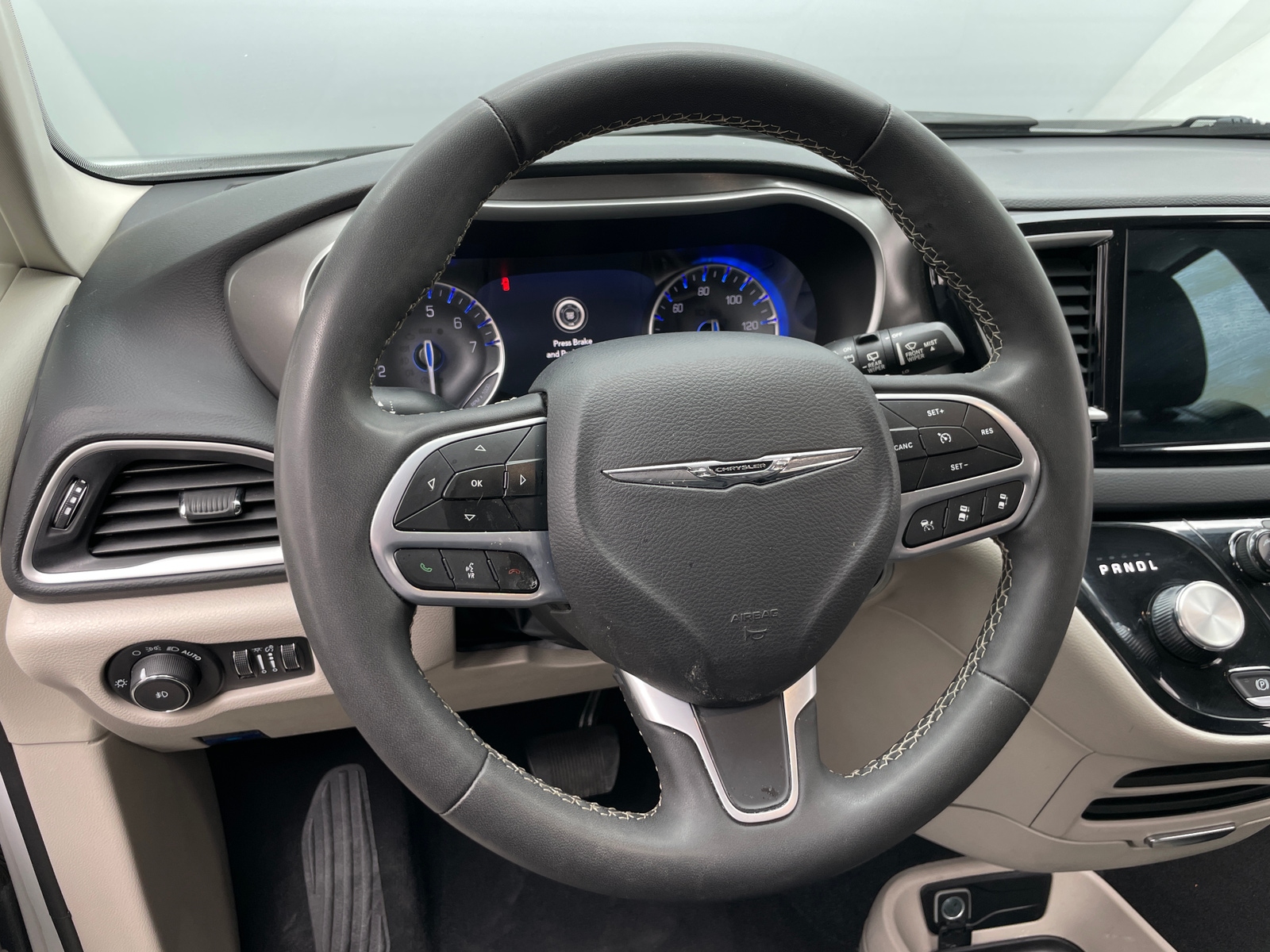 Thumbnail: 2023 Chrysler Pacifica - 4