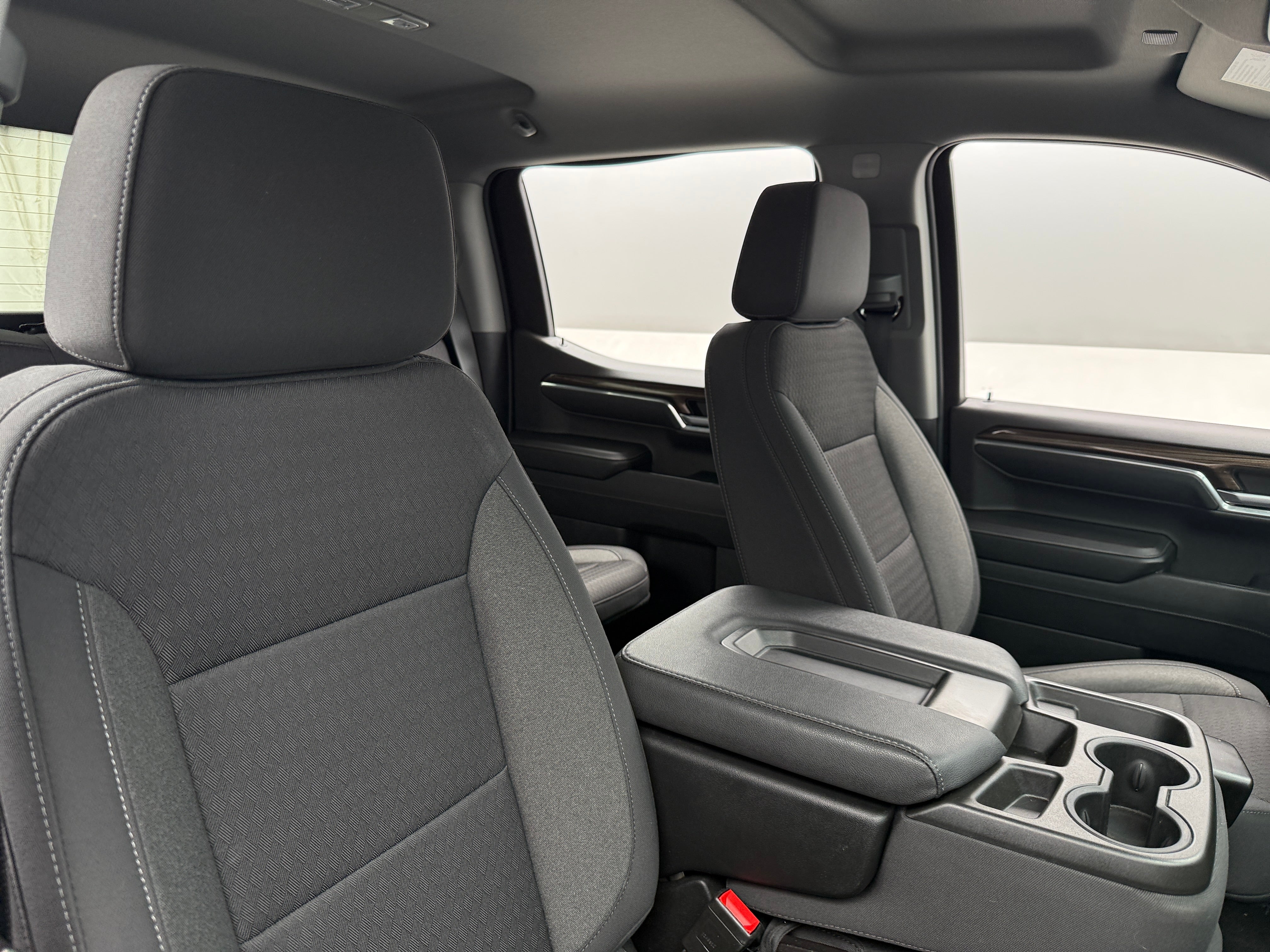 2023 Chevrolet Silverado 1500 LT - Photo 3