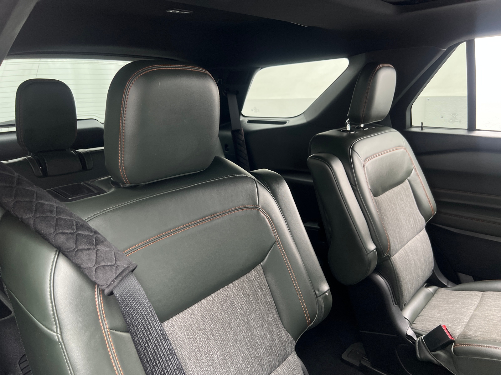 Thumbnail: 2022 Ford Explorer - 5