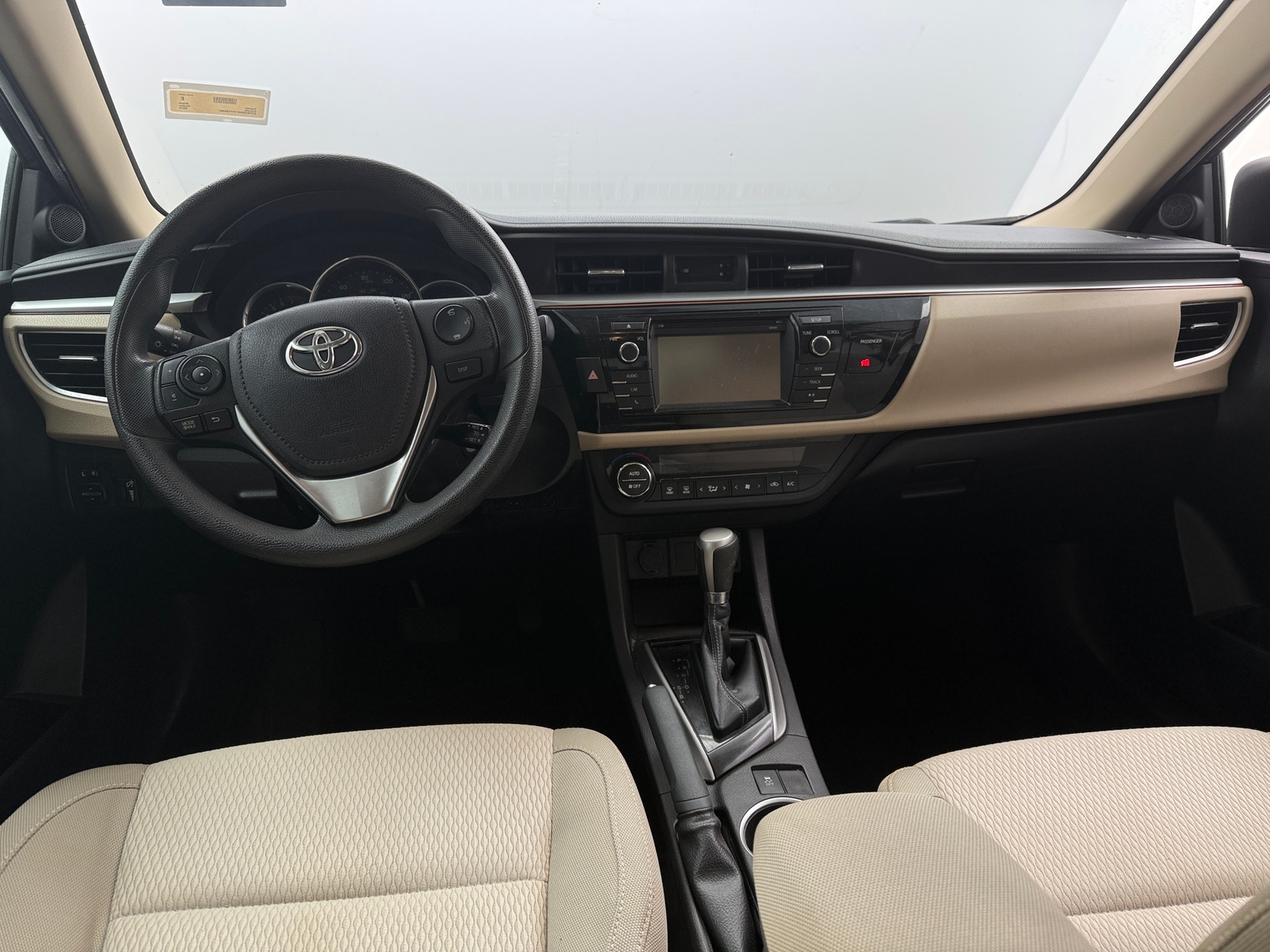 Thumbnail: 2015 Toyota Corolla - 3