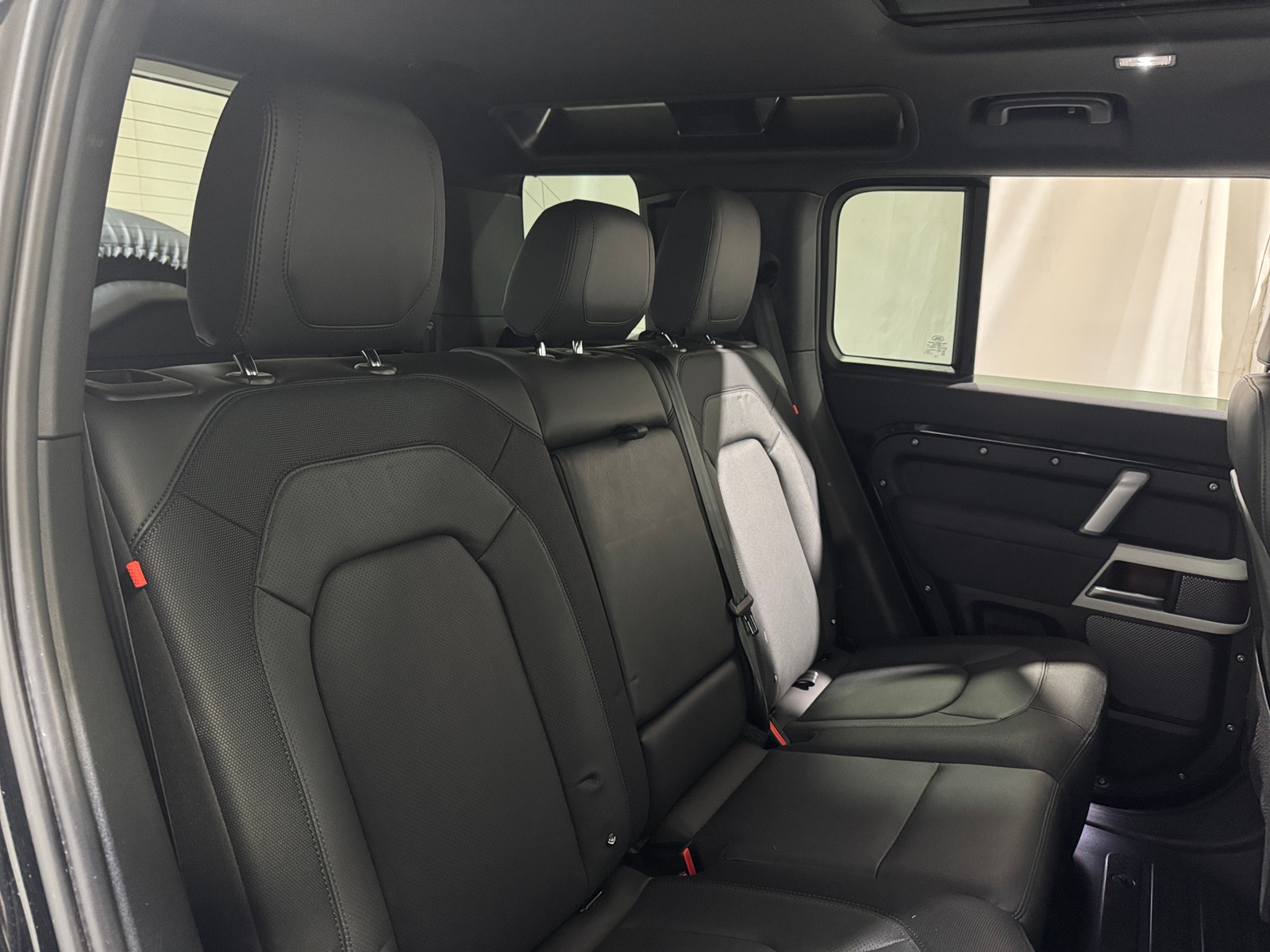 Thumbnail: 2023 Land Rover Defender - 6