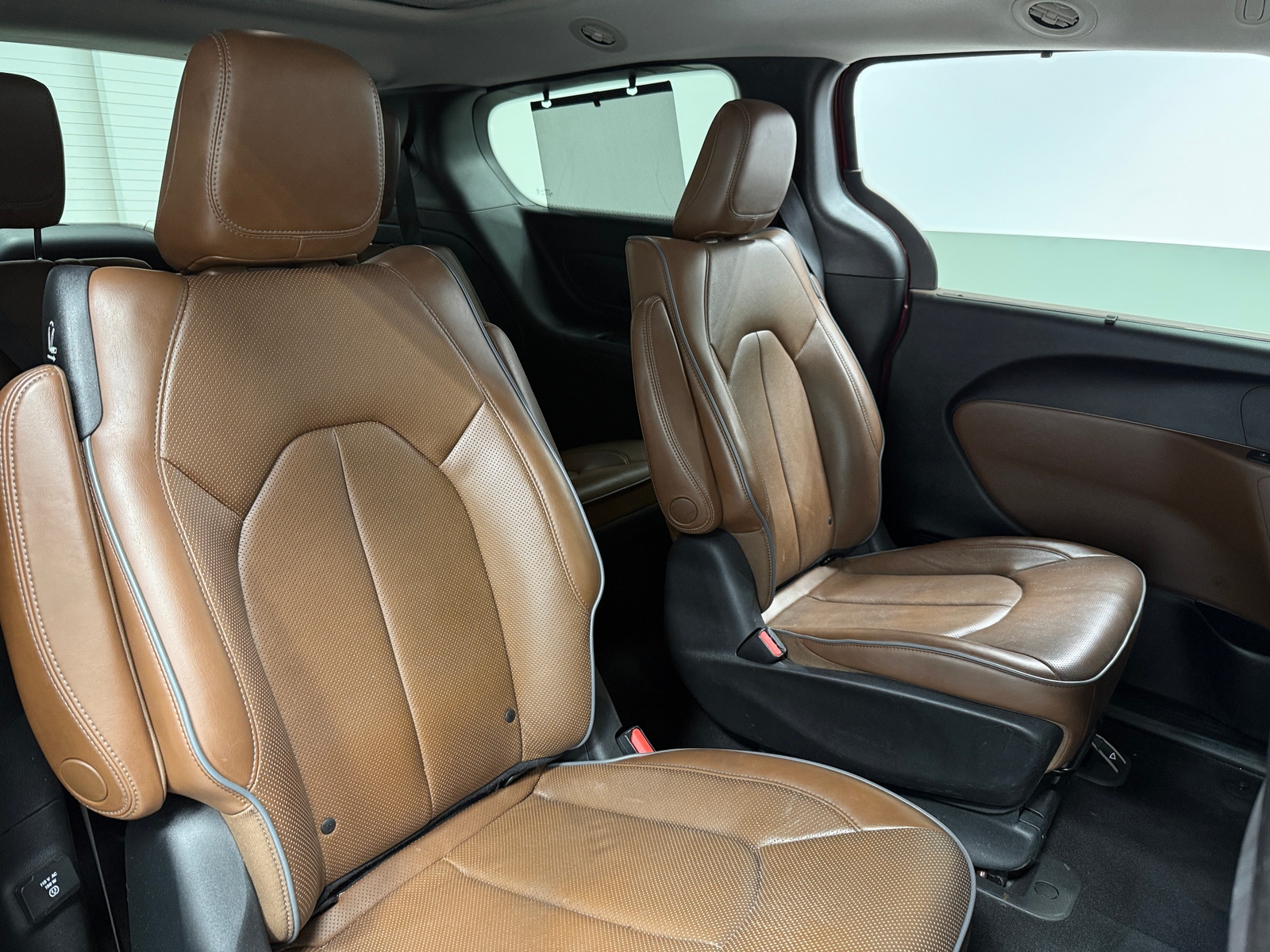 Thumbnail: 2018 Chrysler Pacifica - 5