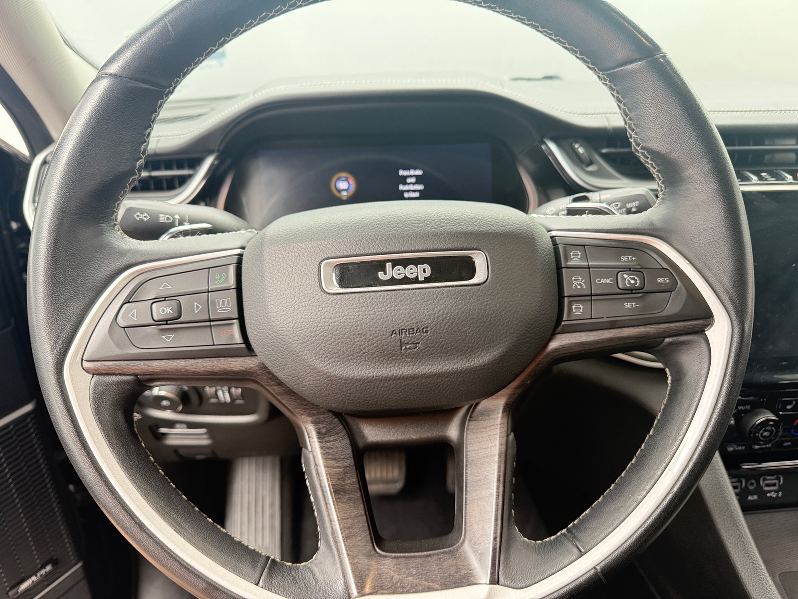 Thumbnail: 2022 Jeep Grand Cherokee L - 4