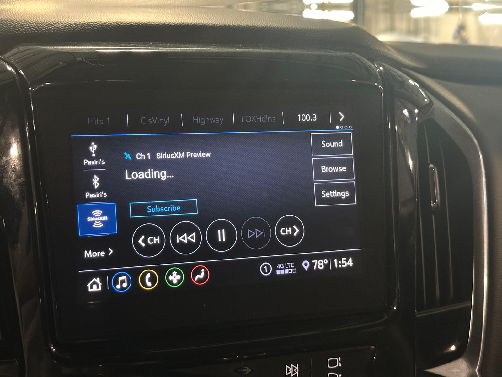 Thumbnail: 2021 Chevrolet Traverse - 3