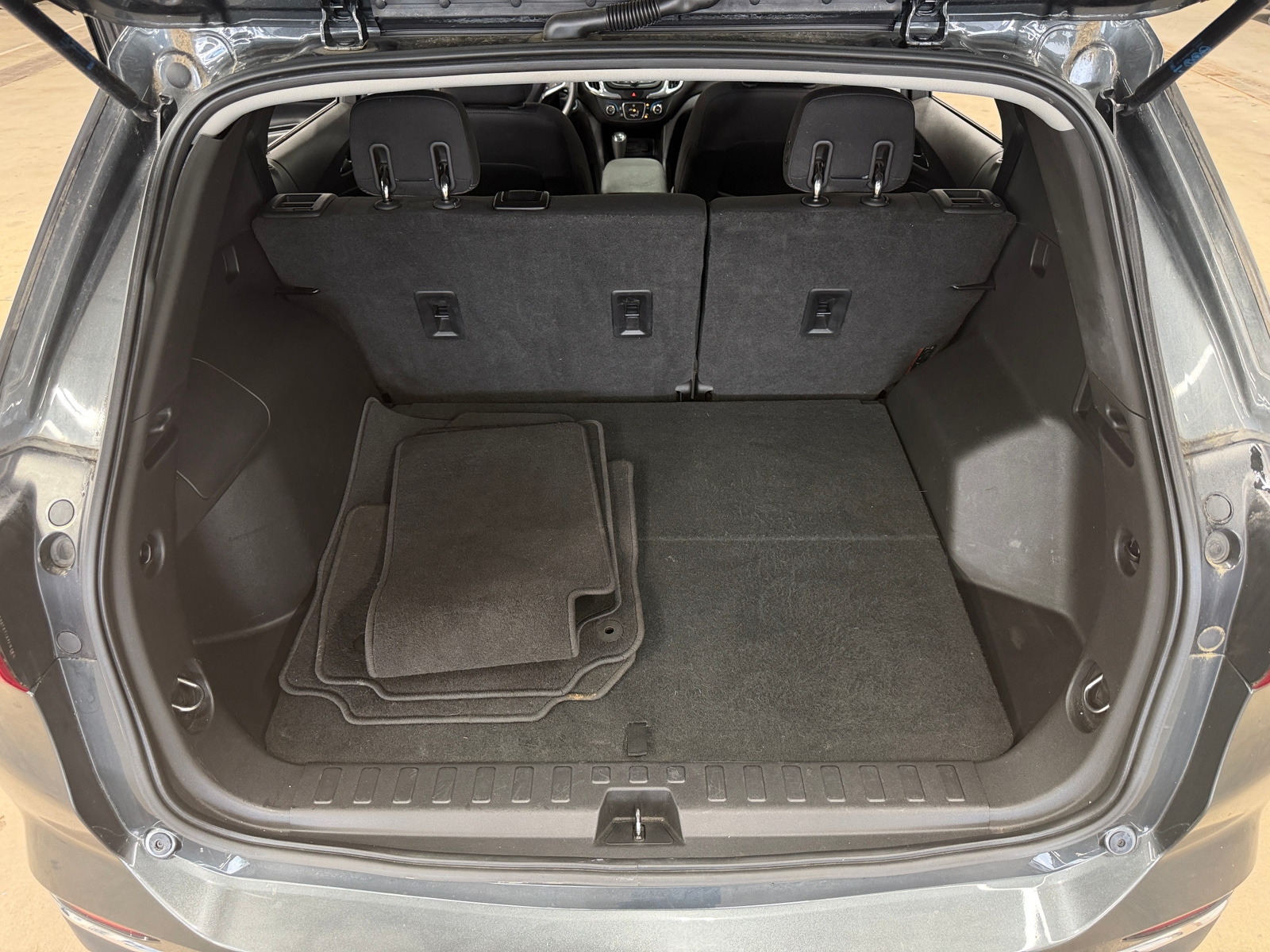 Thumbnail: 2019 Chevrolet Equinox - 7