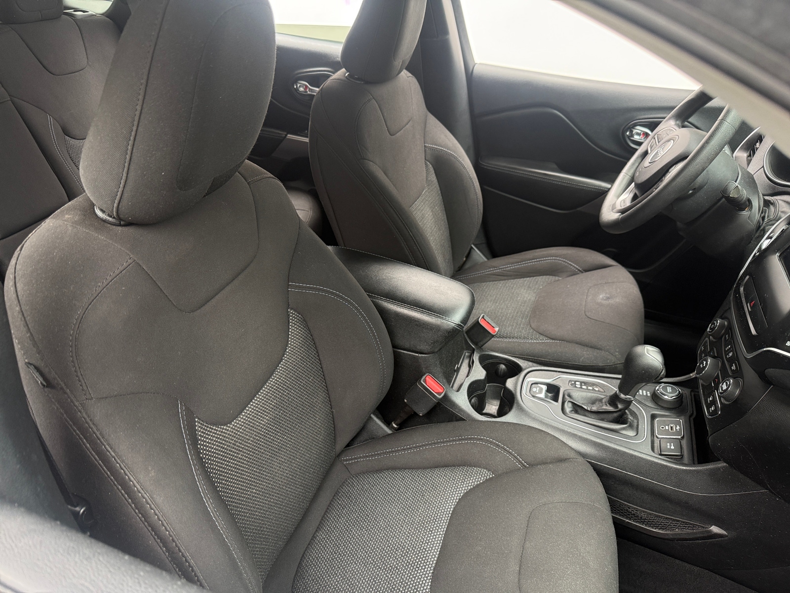 Thumbnail: 2019 Jeep Cherokee - 2