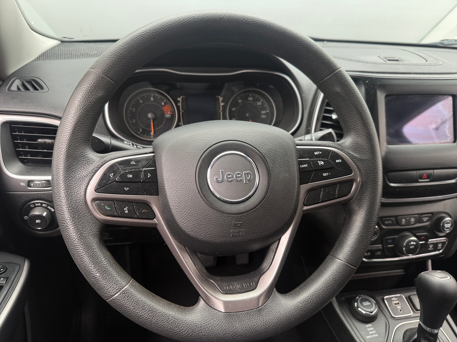 Thumbnail: 2019 Jeep Cherokee - 5
