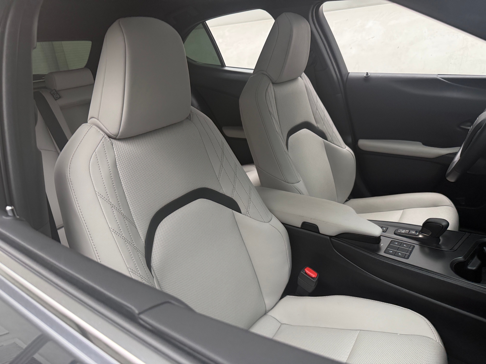 Thumbnail: 2025 Lexus UX - 2