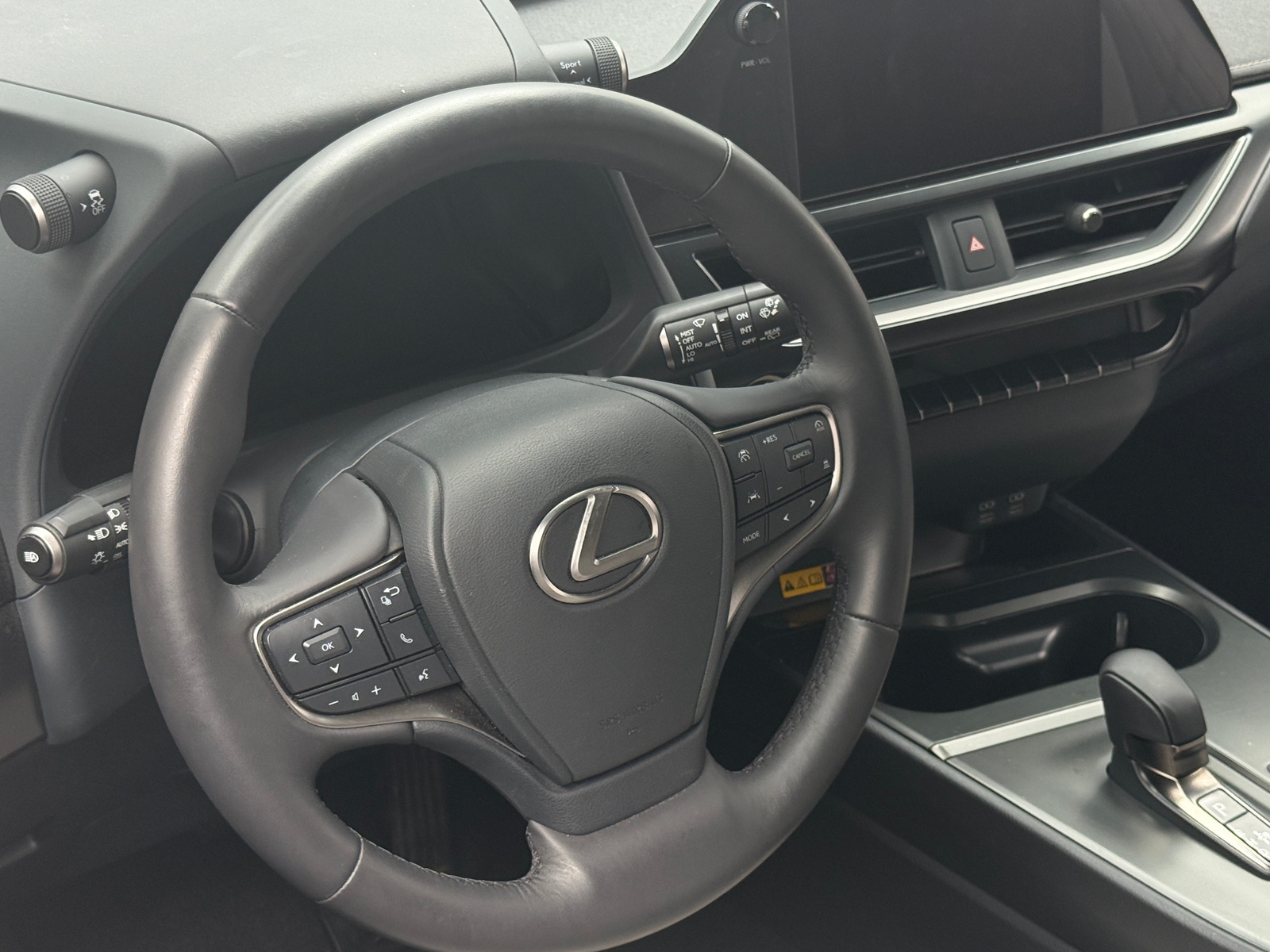 Thumbnail: 2025 Lexus UX - 5
