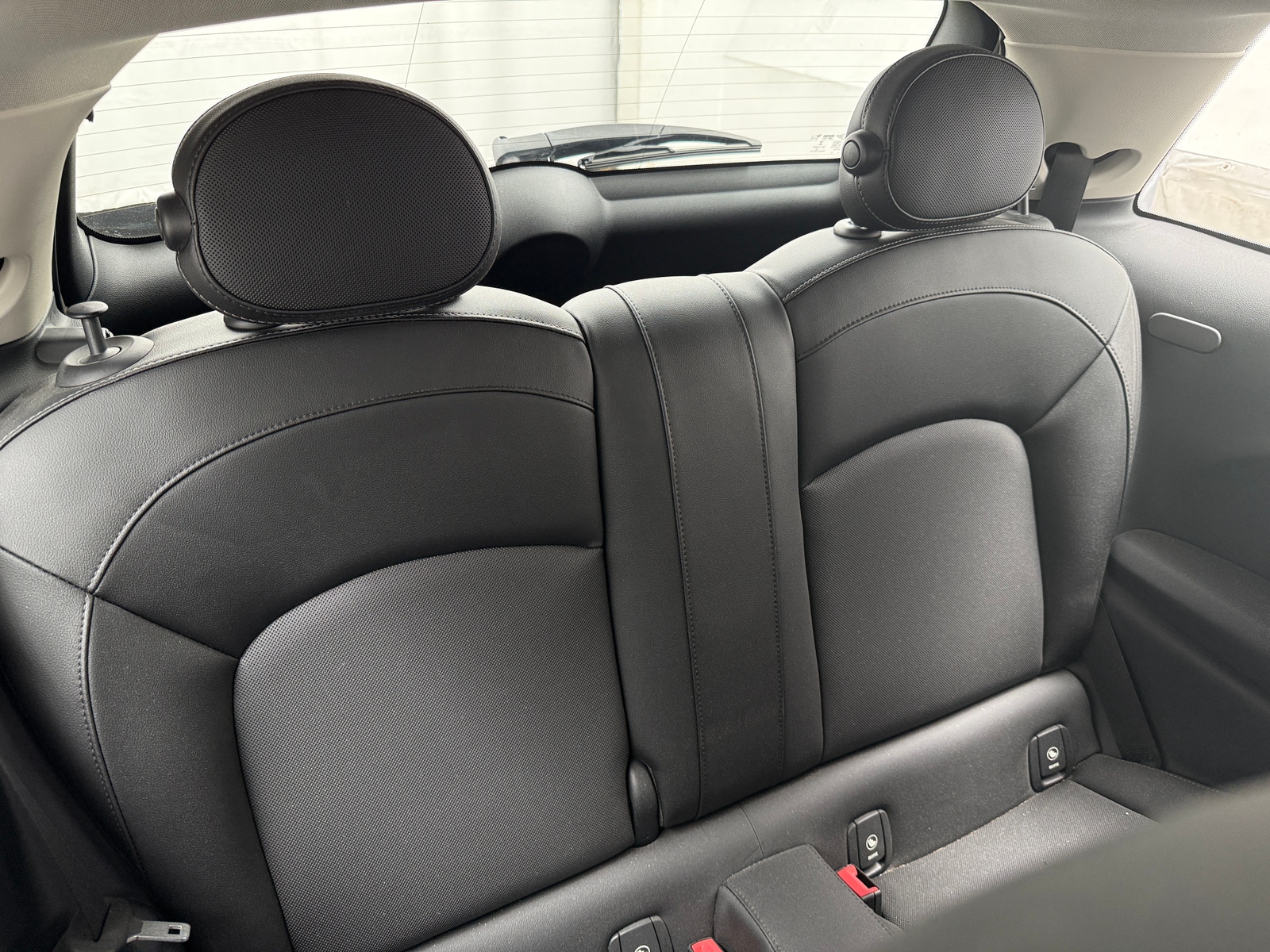 Thumbnail: 2015 MINI Cooper Hardtop - 5