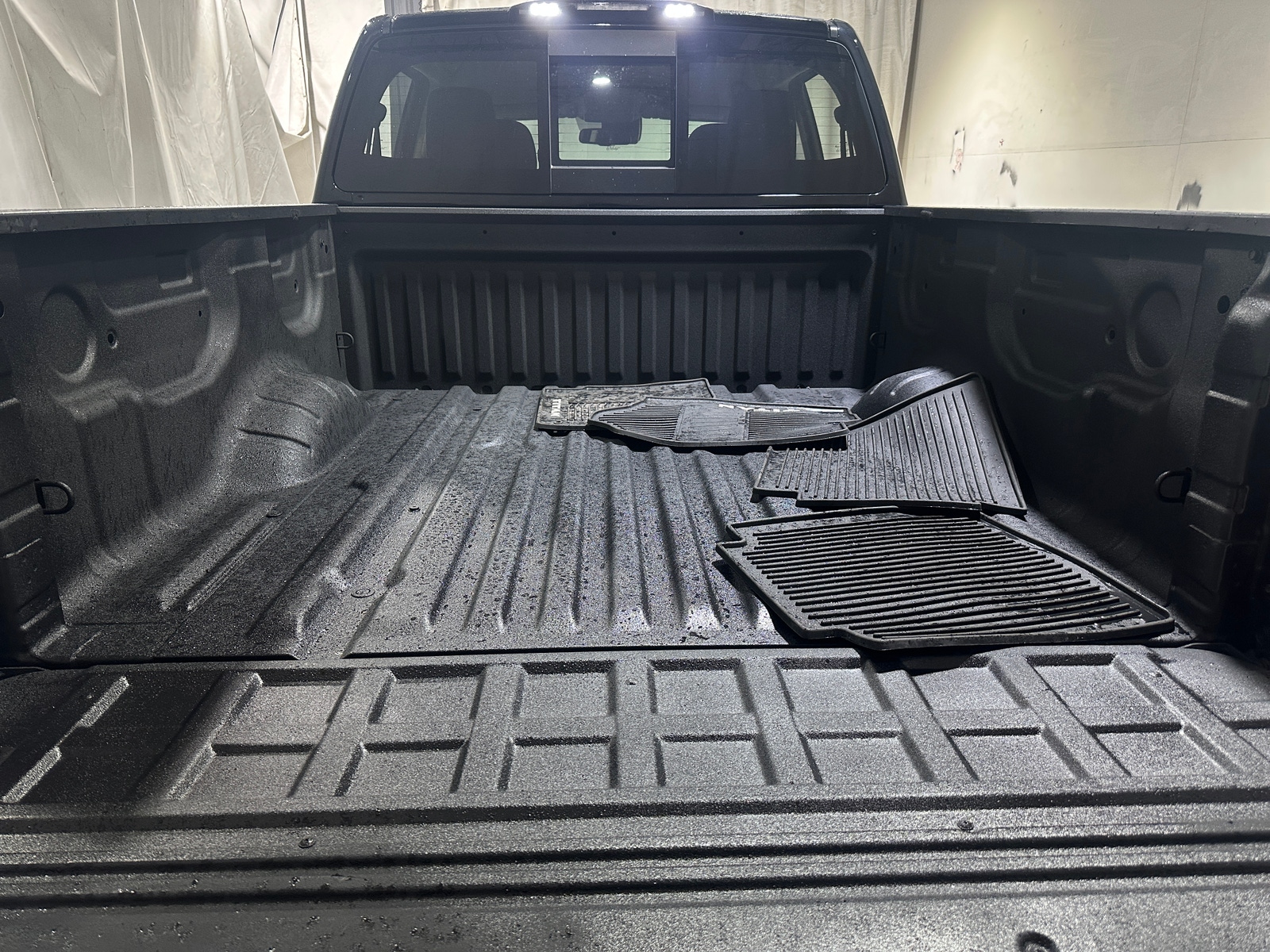 Thumbnail: 2020 Nissan Titan - 7